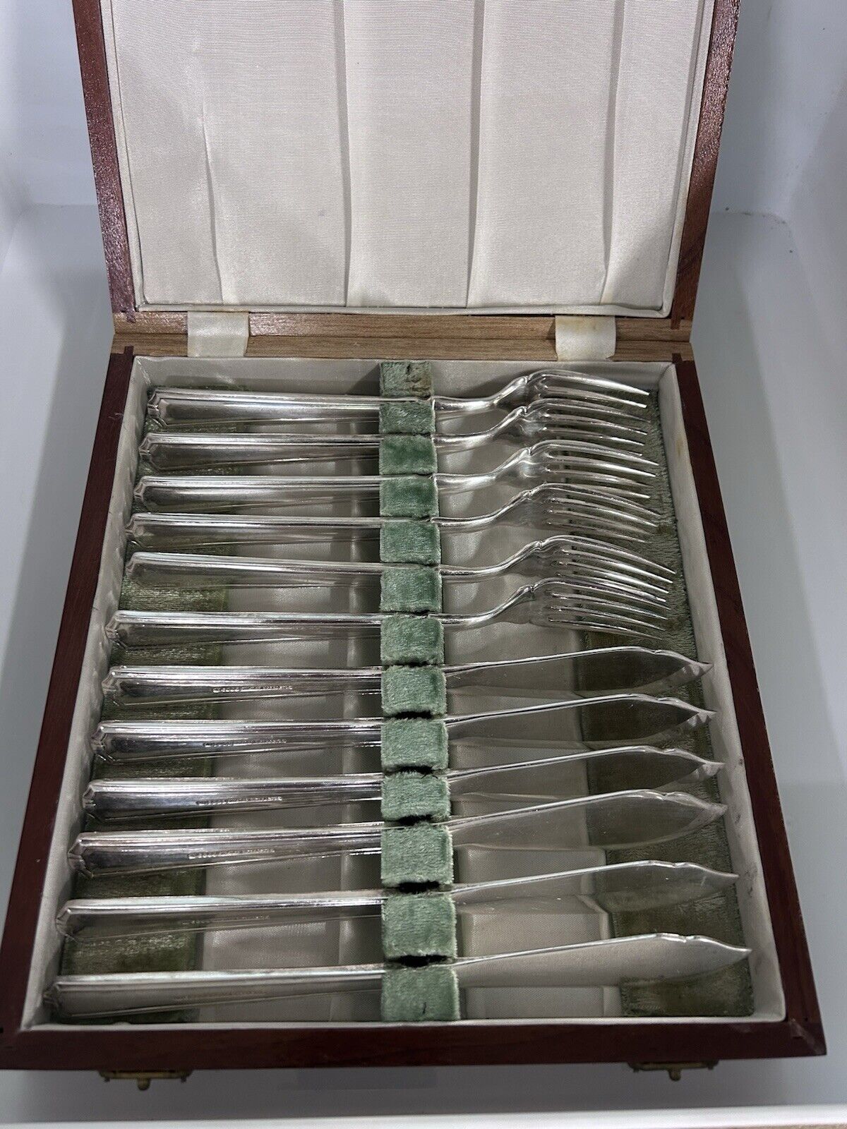 Art Deco Grosvenor Delphic Silver Plate Fish Cutlery in Australian Timbers Box