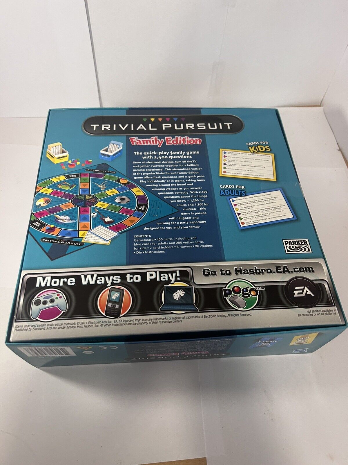 'Trivial Pursuit Family Edition' Board Game (2011) COMPLETE/EUC