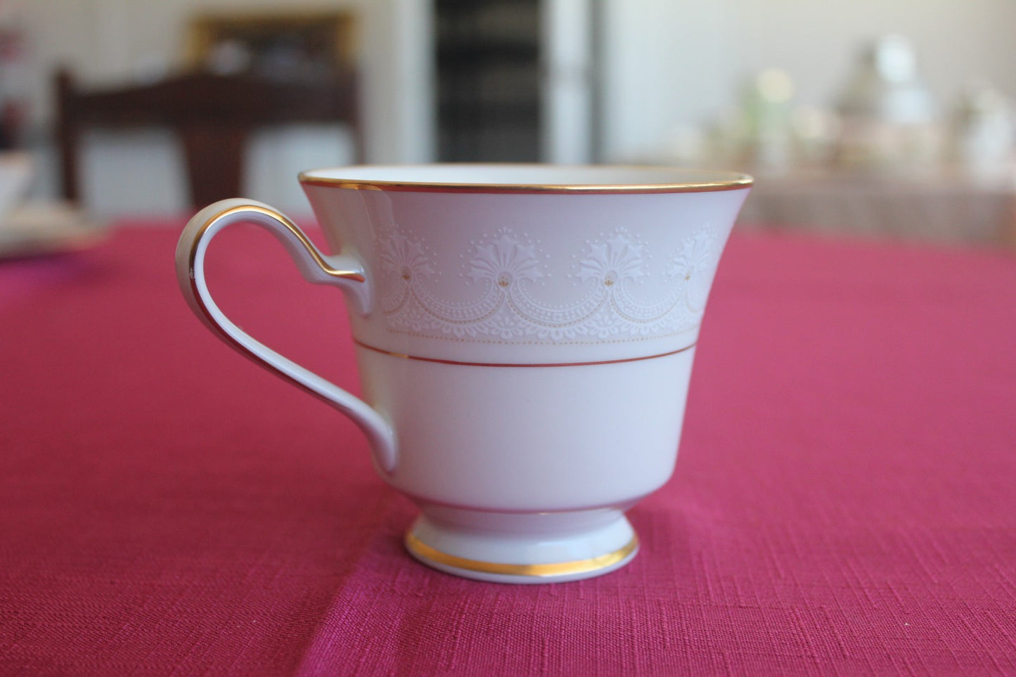 Noritake Caledonia 7091 Dinner Set Japan Embossed Gold Rim Vintage