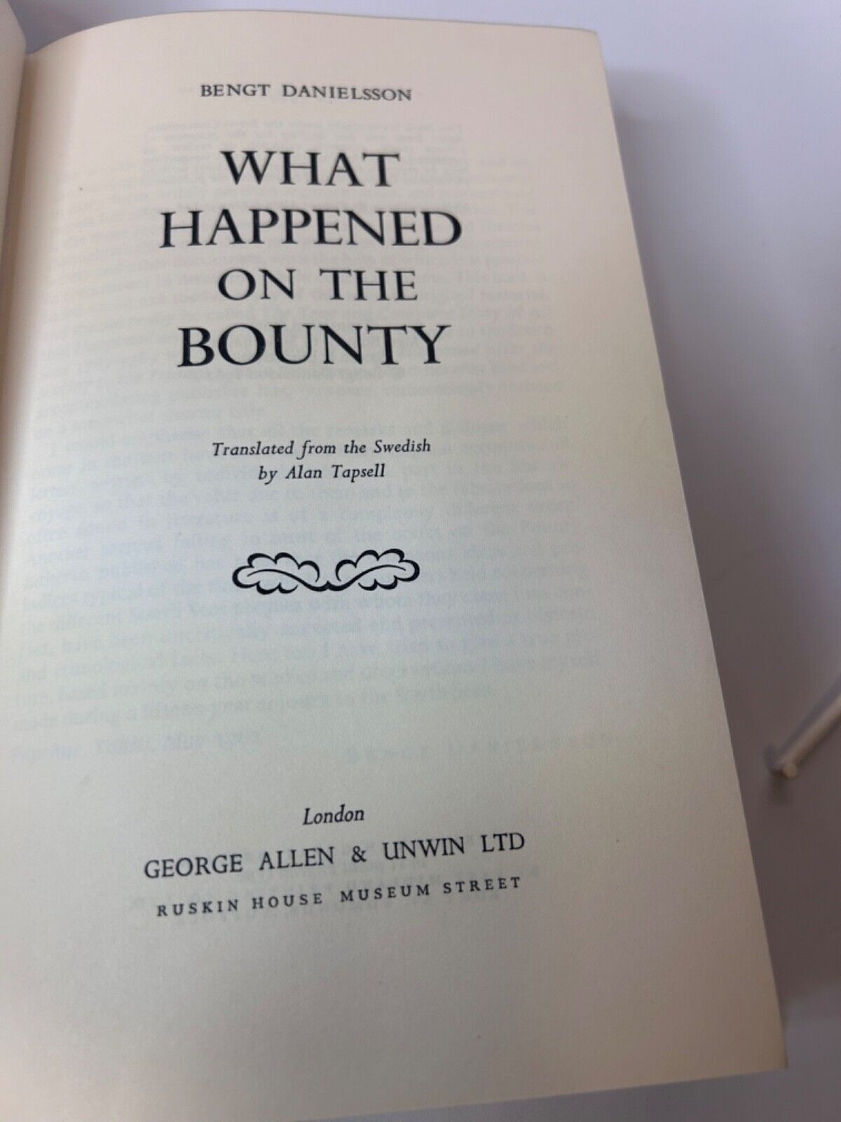 What Happened on the Bounty by Bengt Danielsson First Edition H/C D/J 1962