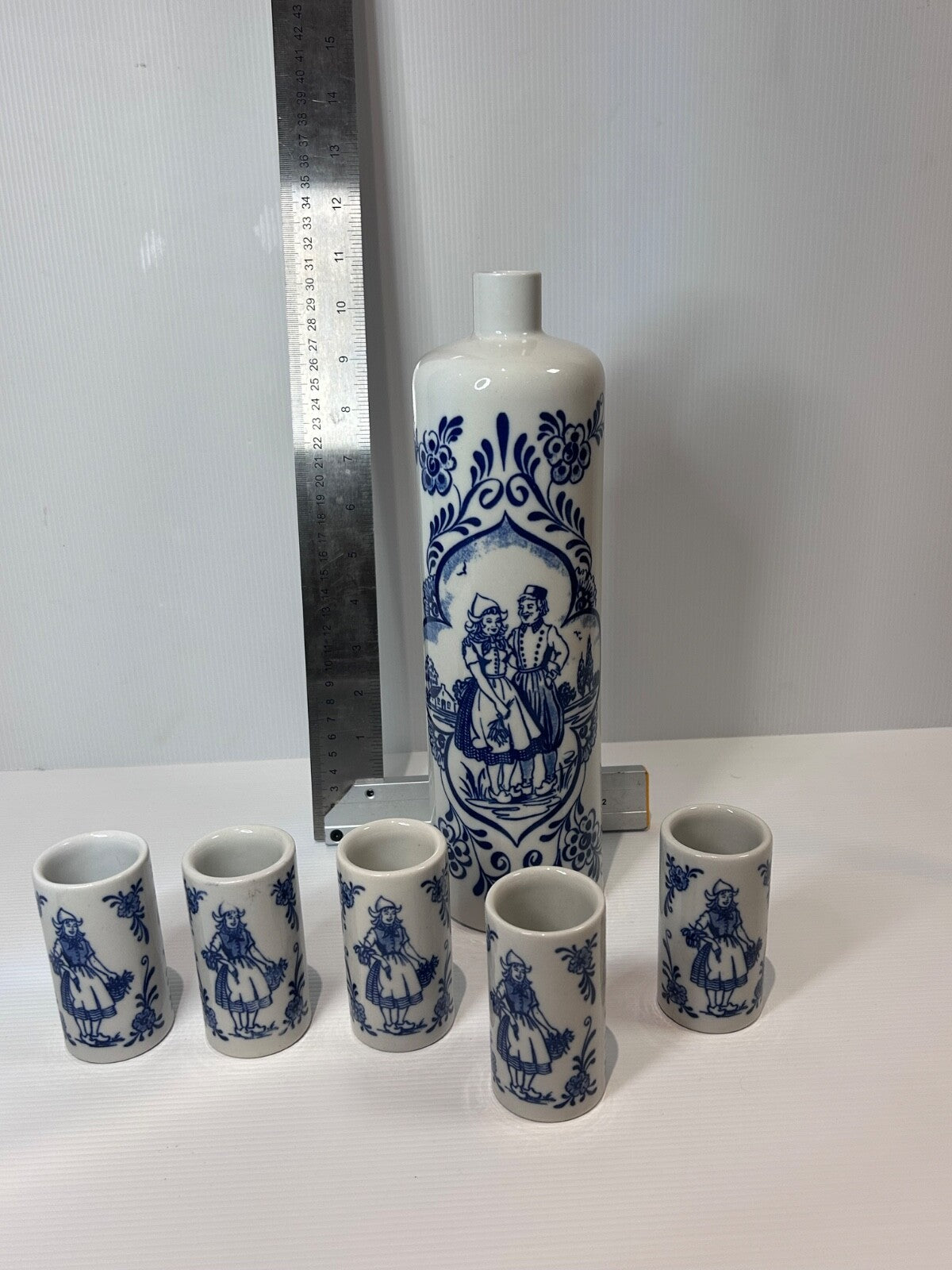 Vintage 1970s-80s Ceramarte Blue & White Ceramic Decanter & 5 Shot Glasses – Dut