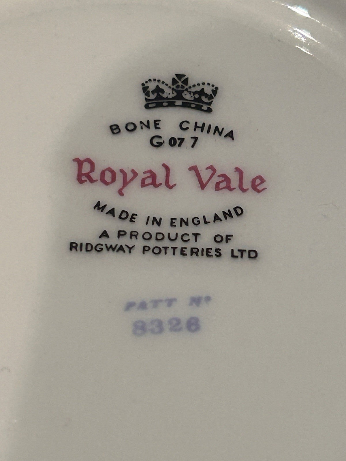 VINTAGE - TRIO BY ROYAL VALE, ENGLAND - CUP SAUCER & PLATE - BONE CHINA