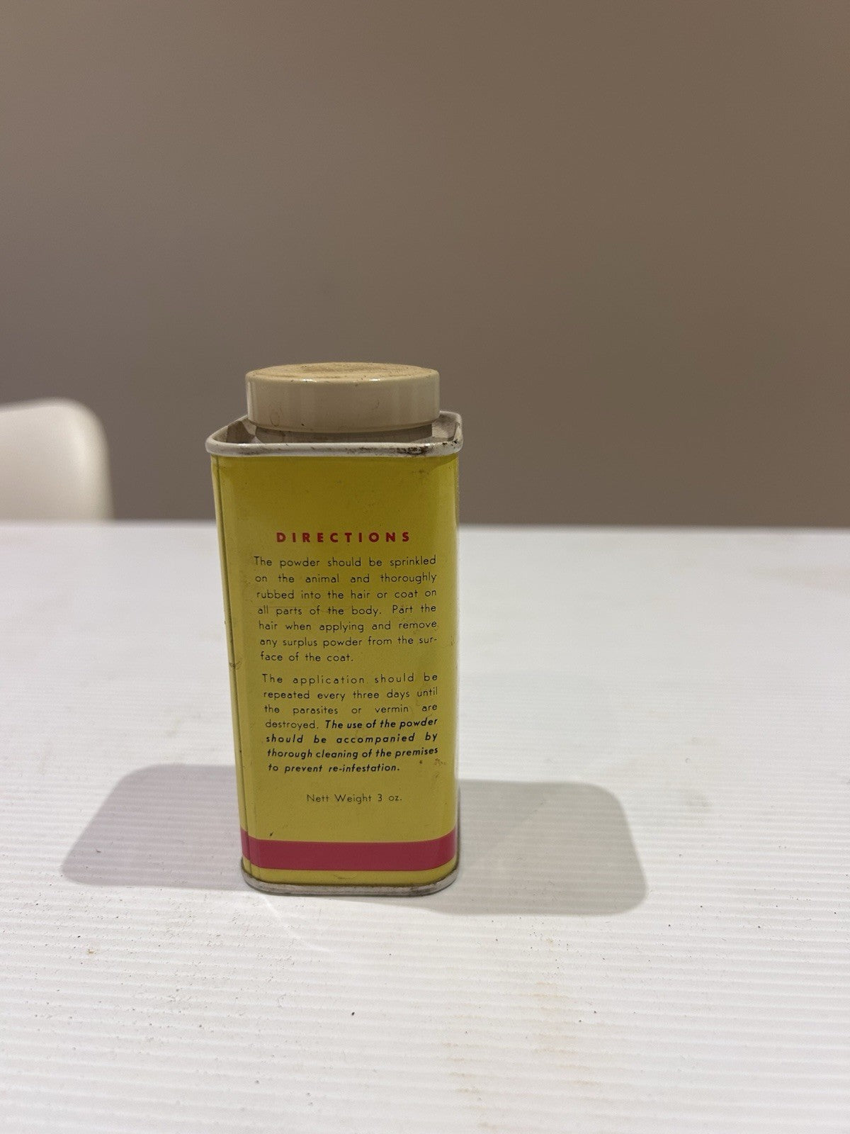 Vintage Krect Vermin Powder Tin – Nyal Sydney – Dog Graphic – c1950s