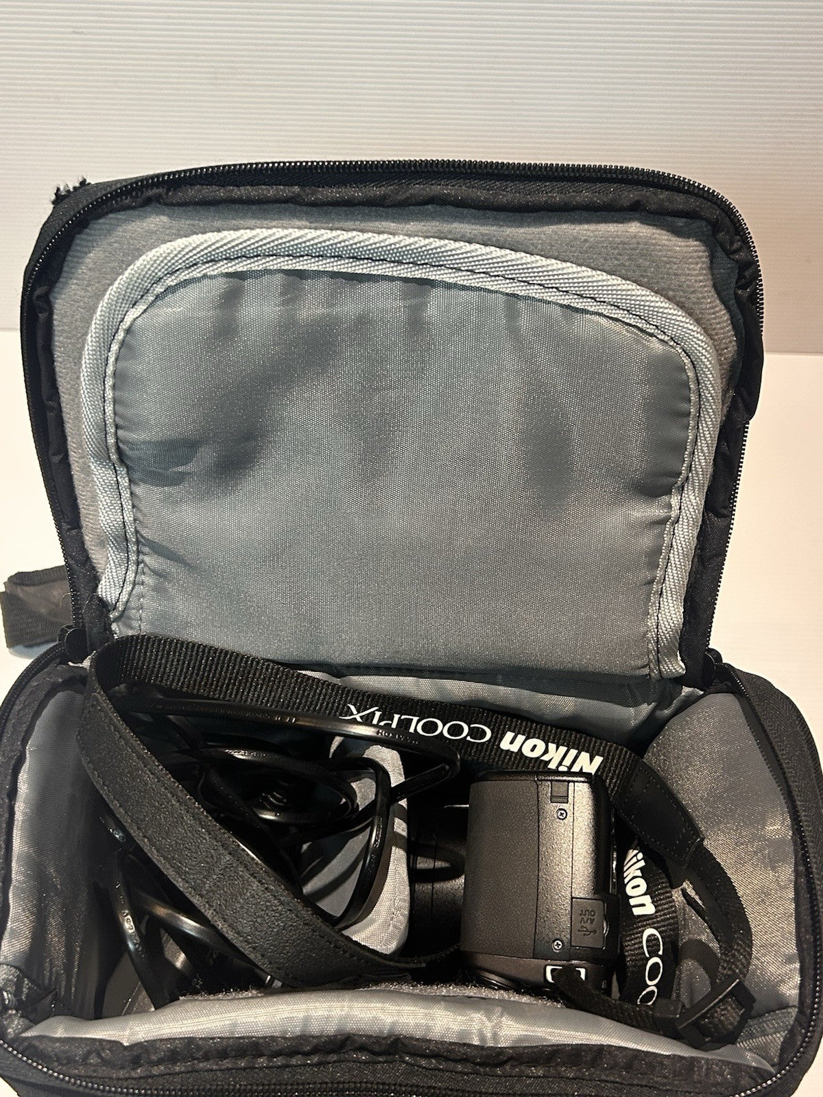 Nikon Coolpix P80 Camera 10.1MP w/ Charger & Nikon Bag With Rain Cover