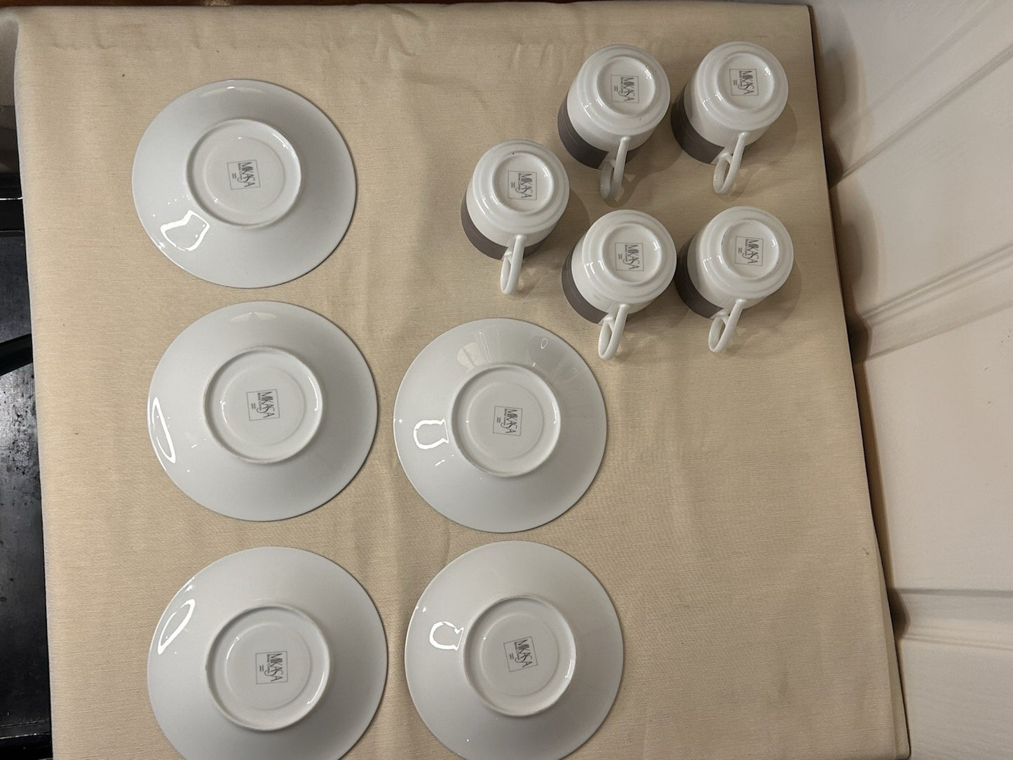 Mikasa Bone China M6056 Japan – Set of 5 Cups & Saucers – Modern Stripe Design