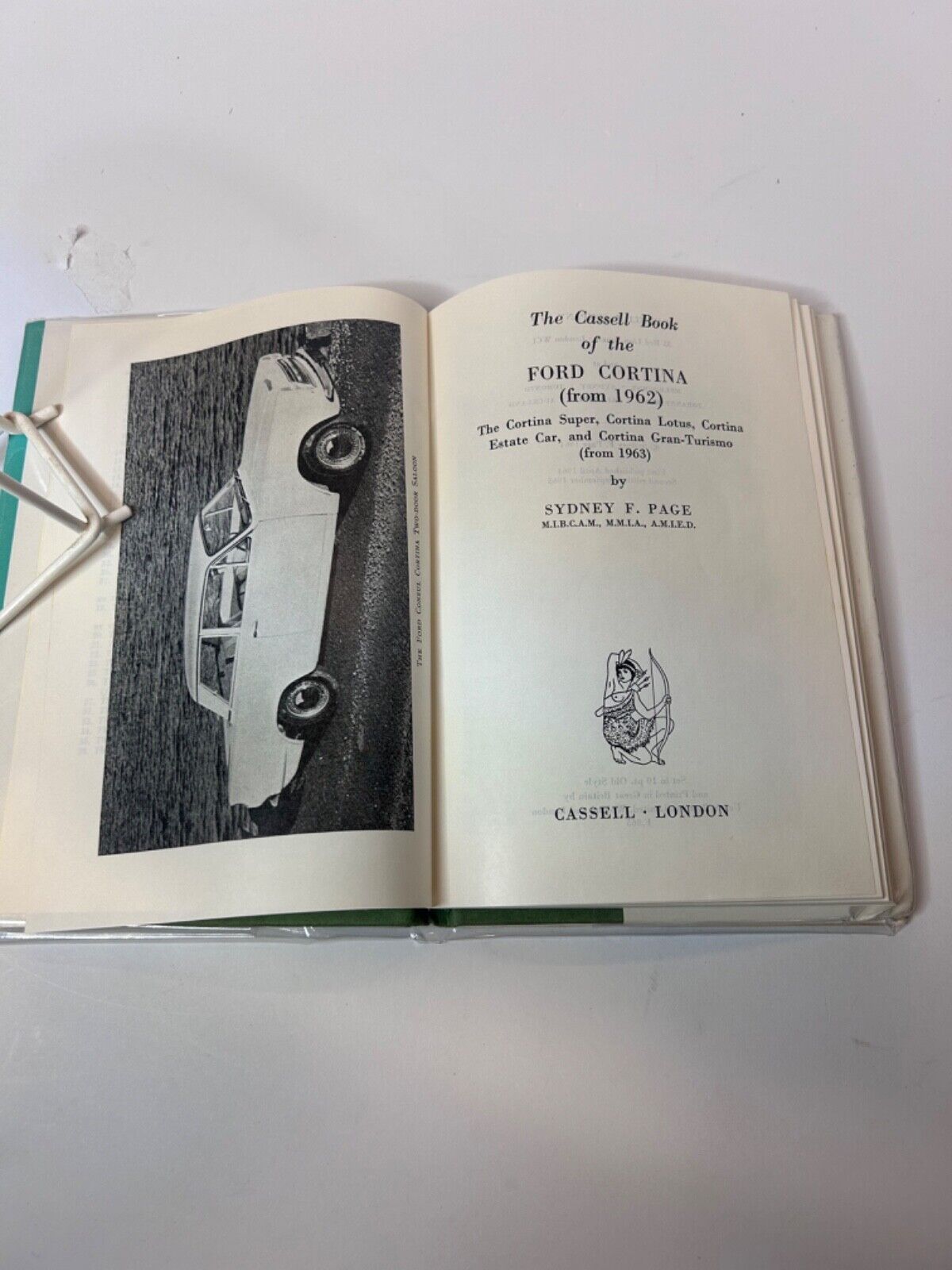 The Cassell Book of The FORD CORTINA (from 1962) Sydney F.Page Collectable