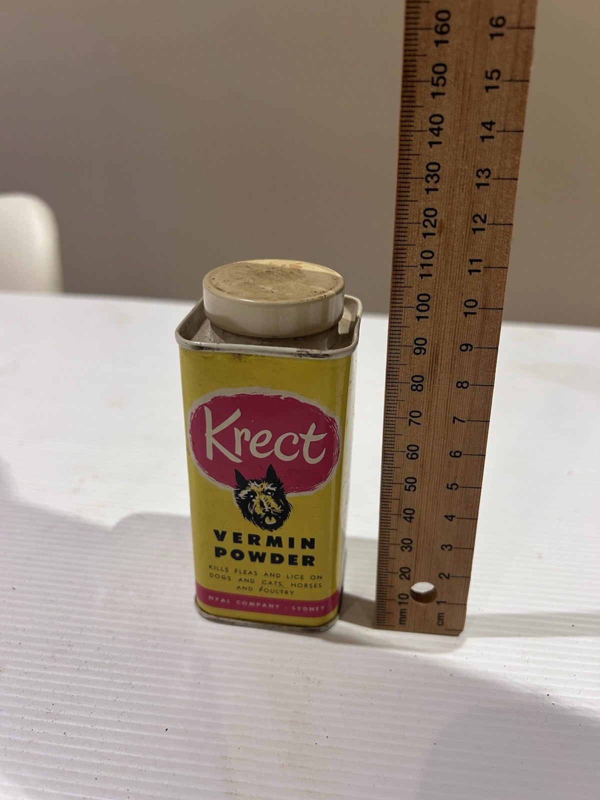 Vintage Krect Vermin Powder Tin – Nyal Sydney – Dog Graphic – c1950s