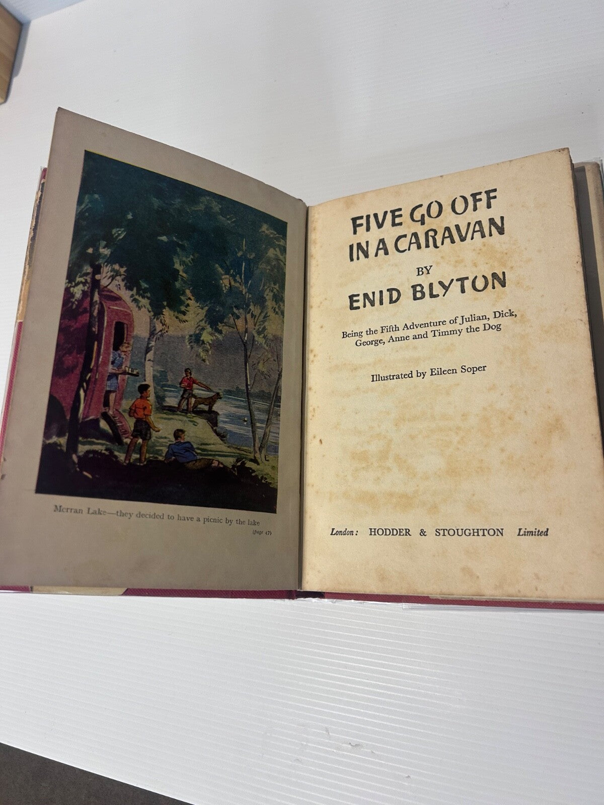 Enid Blyton Five Go Off in a Caravan 1952 HC DJ 6th Impr Famous Five