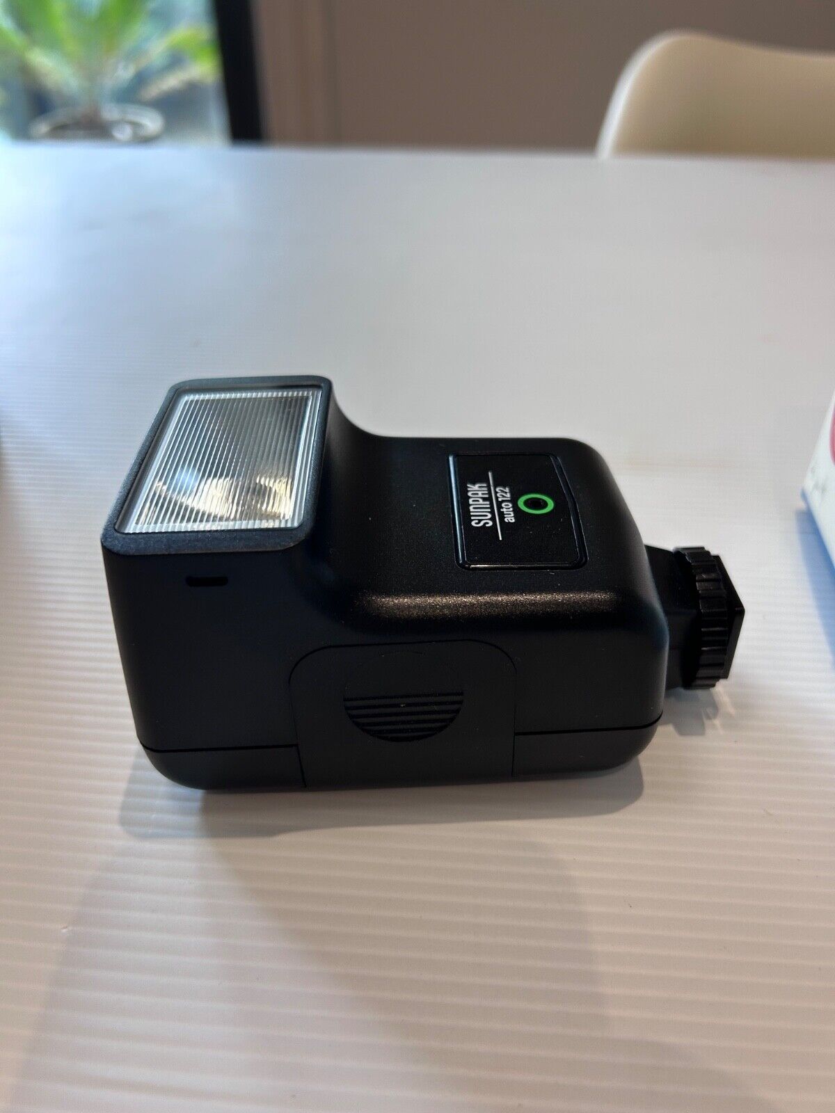 Vintage Sunpak Auto 122 Camera Flash – With Original Box, Great Condition WORKS