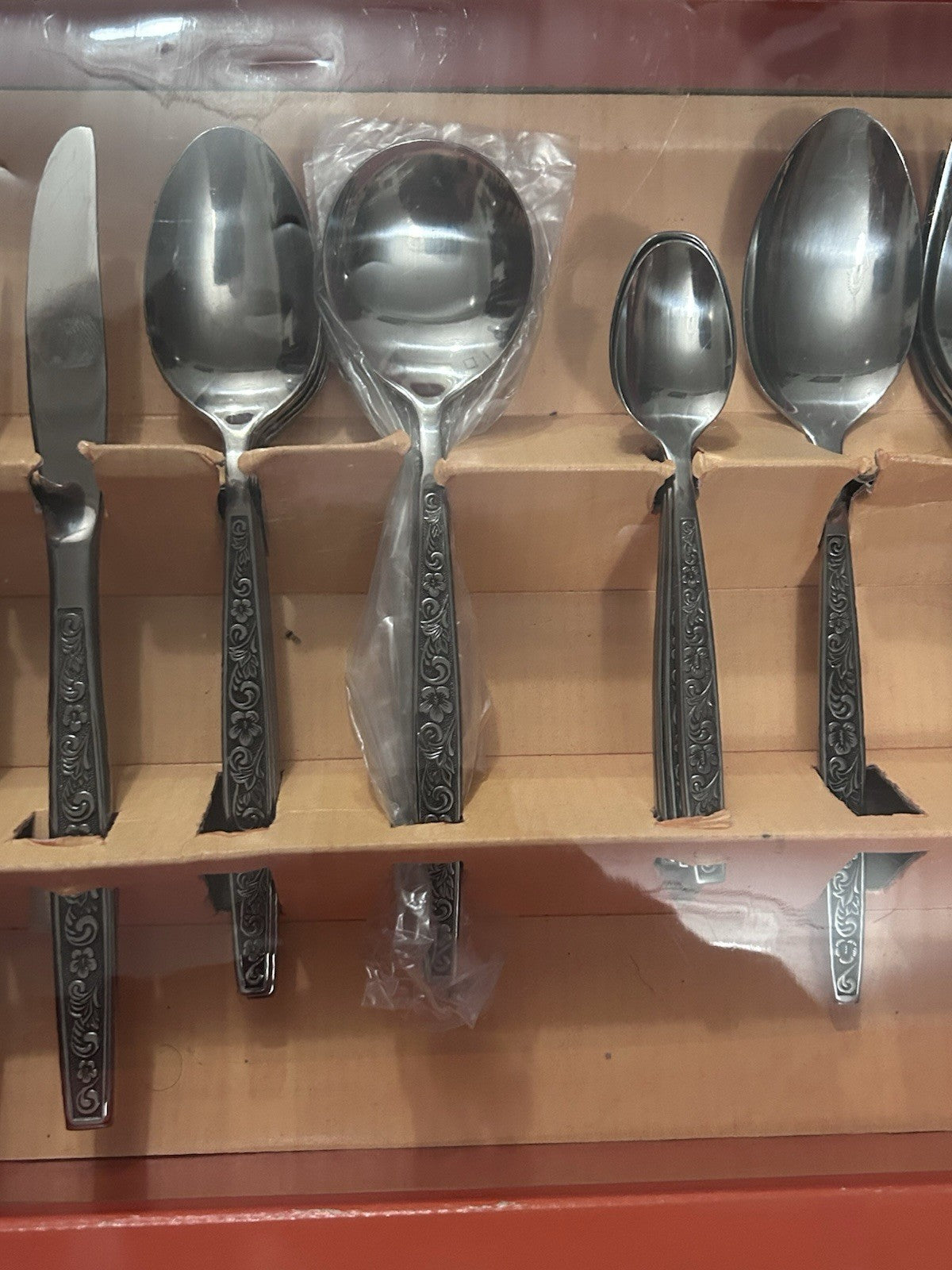 Wiltshire 43 Piece Hibiscus Stainless Steel Cutlery Set in Original Box
