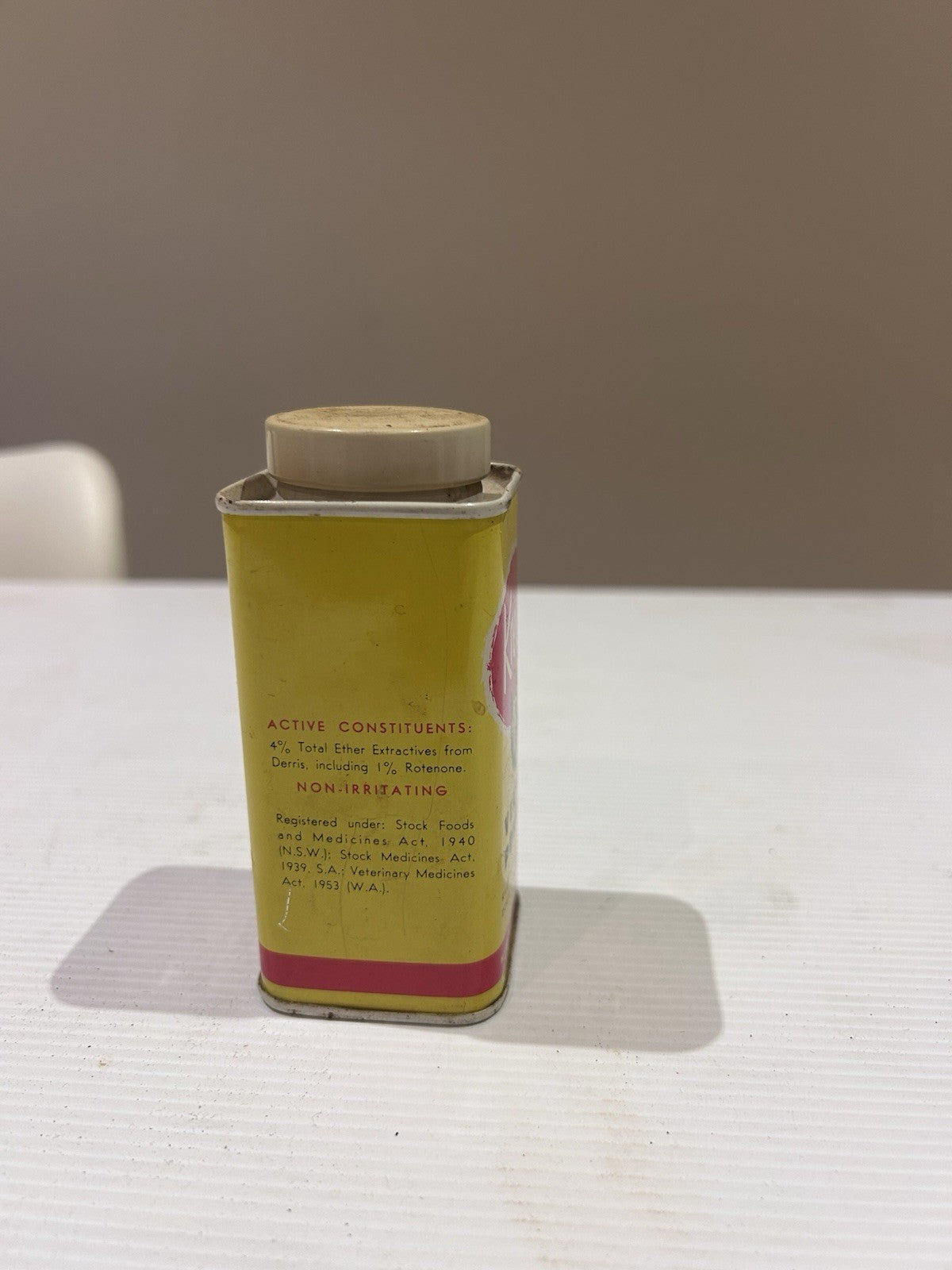 Vintage Krect Vermin Powder Tin – Nyal Sydney – Dog Graphic – c1950s