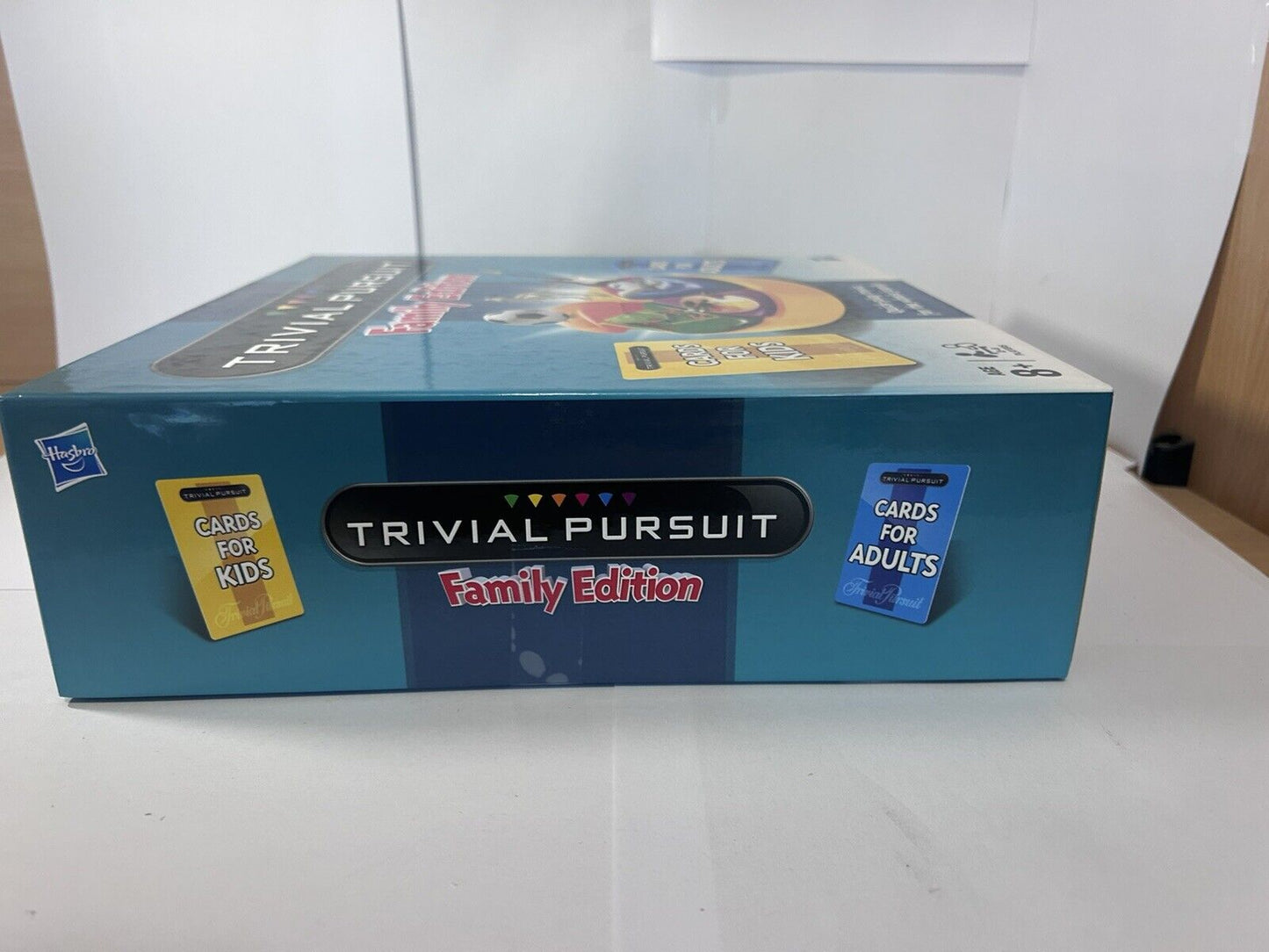 'Trivial Pursuit Family Edition' Board Game (2011) COMPLETE/EUC