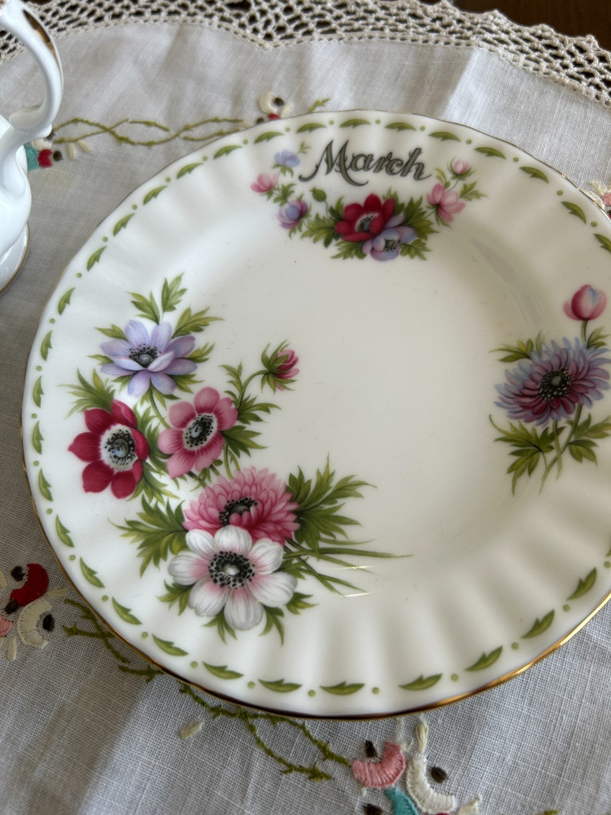 Royal Albert Flower of the Month MARCH Anemones Teacup & Saucer Bone China
