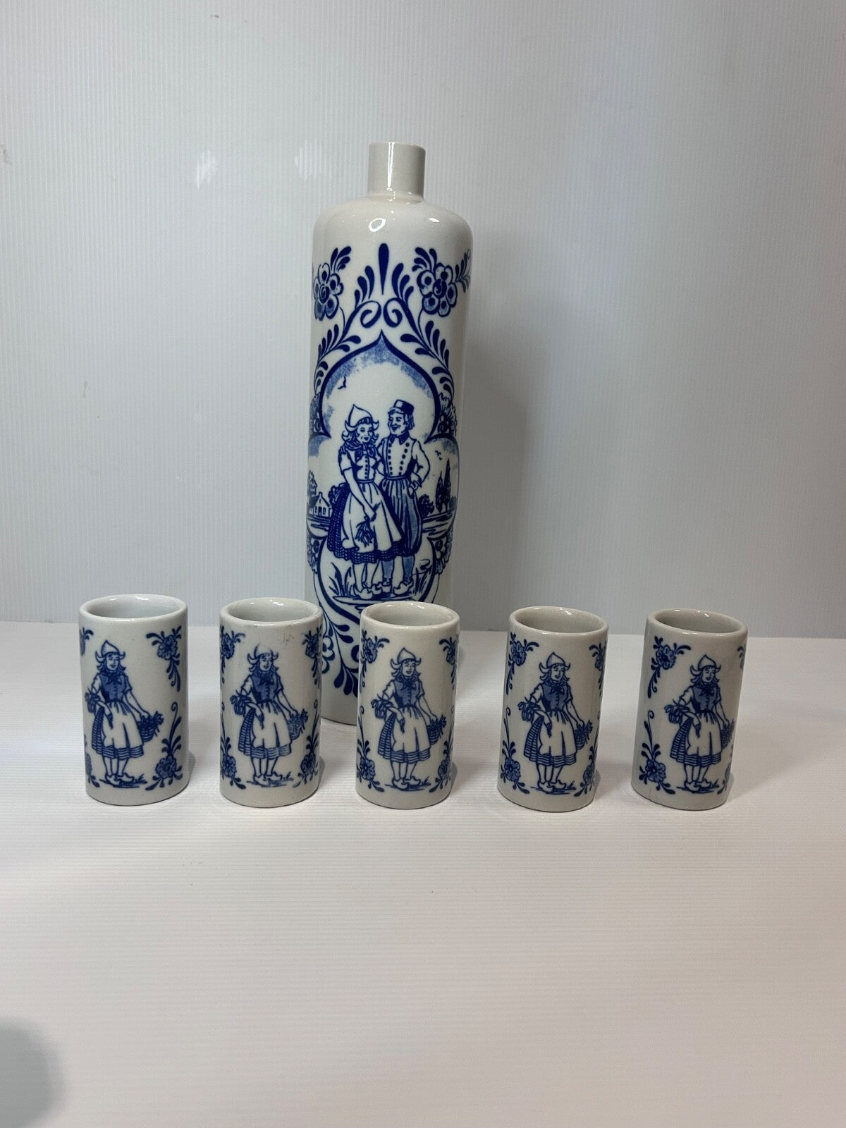 Vintage 1970s-80s Ceramarte Blue & White Ceramic Decanter & 5 Shot Glasses – Dut