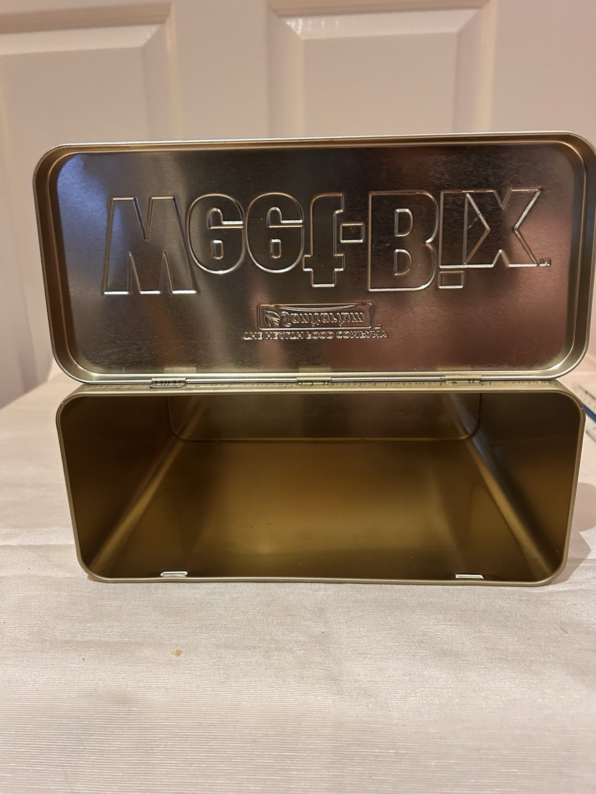 Weet-Bix Limited Edition Collectors Tin 2006/07 Australian Cricket Empty