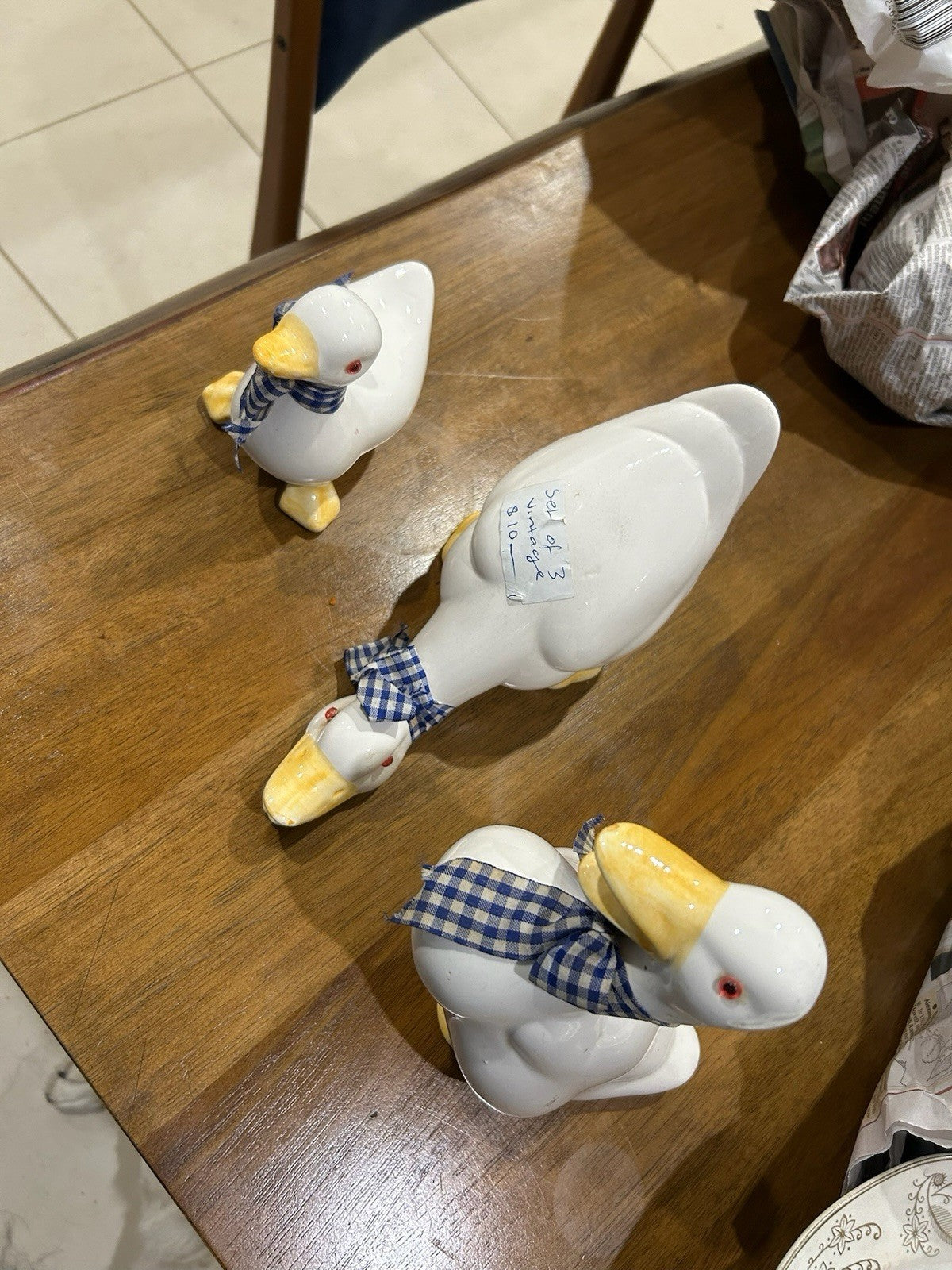 Vintage 1960’s whimsical duck family w/blue & white ribbons