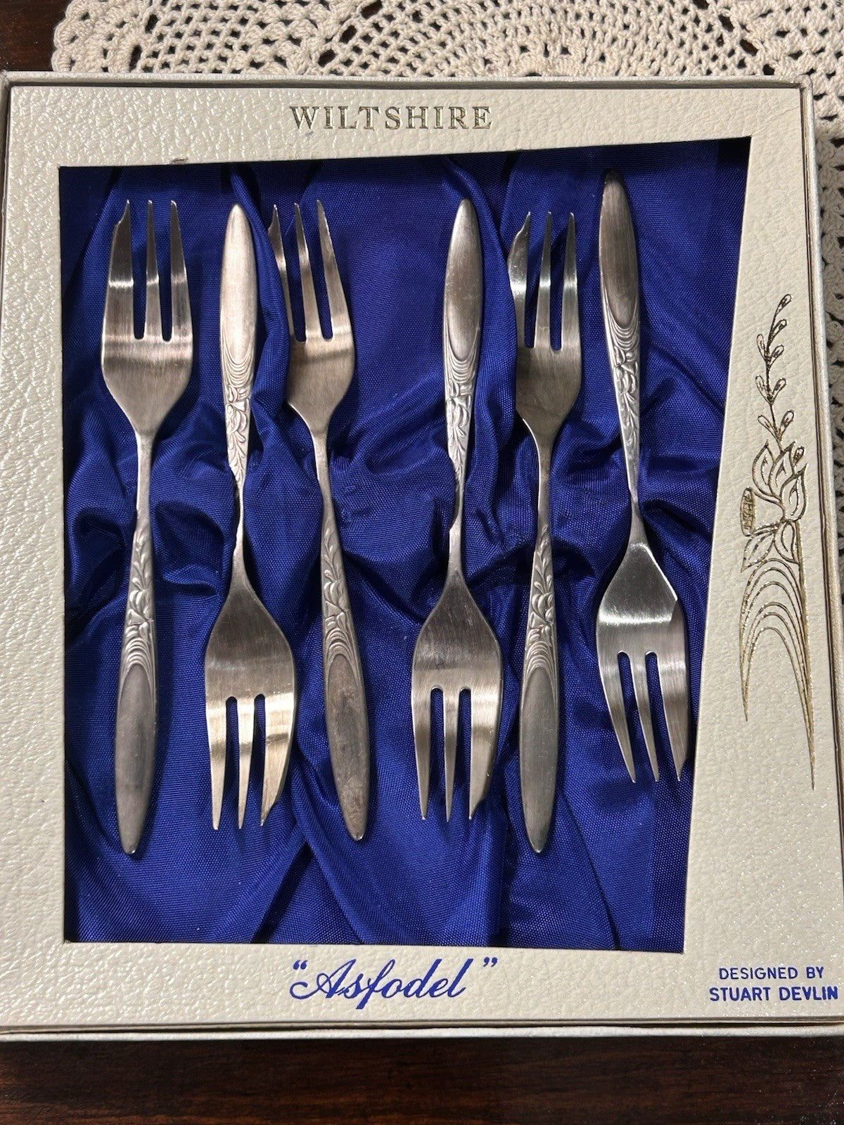 Vintage Wiltshire Asfodel Boxed Set Of 6 Forks Silver Plated Floral Ornate