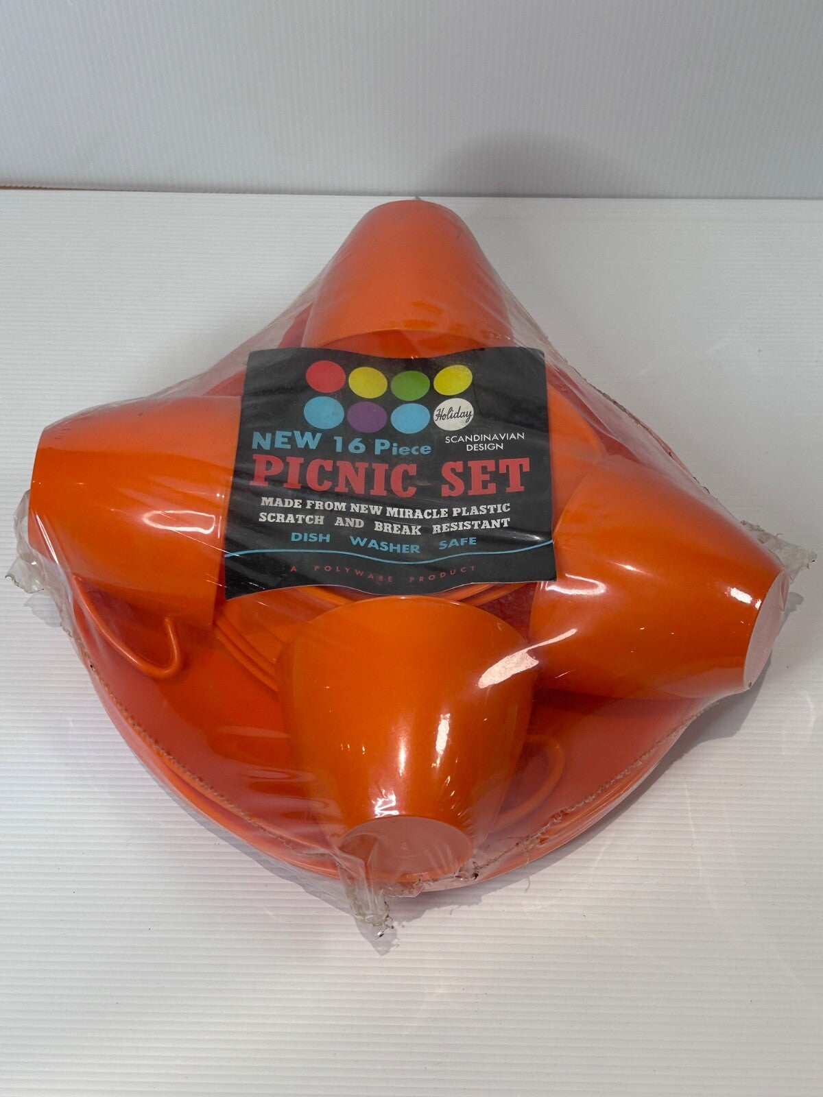 Holiday 16 Piece Picnic Set – Circa 1967–1970 | Sealed Retro Mid-Century Design