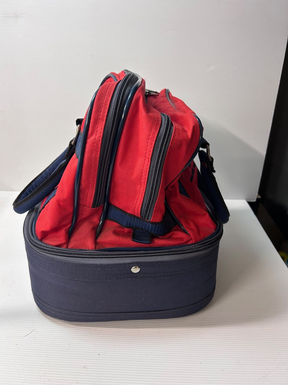 Drakes Pride Lawn Bowls Bag Red & Navy – 3 Compartment Carry Case - 4 bowls