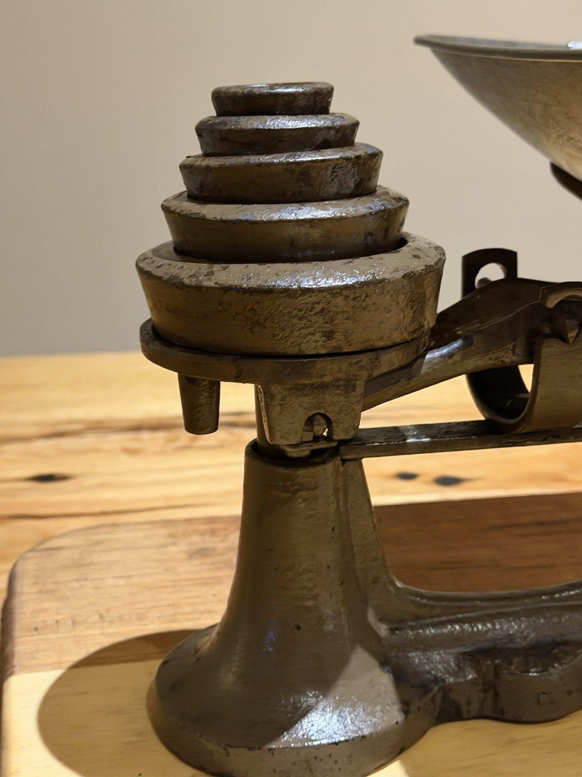 Vintage Metters Sydney Cast Iron Balance Scales w Weights Apothecary
