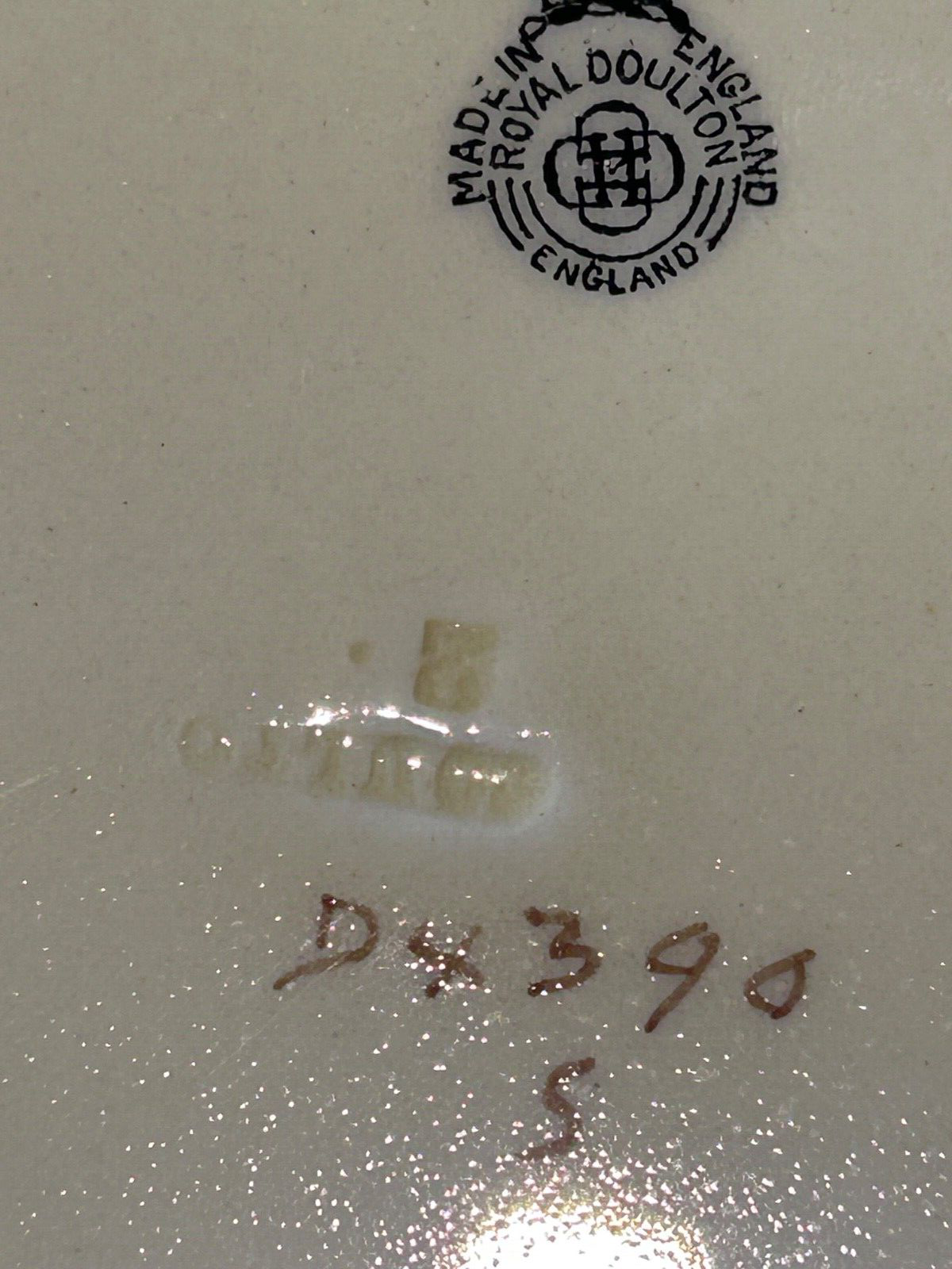 Royal Doulton - Round Plate Country Cottage Series D4390 England c.1930s