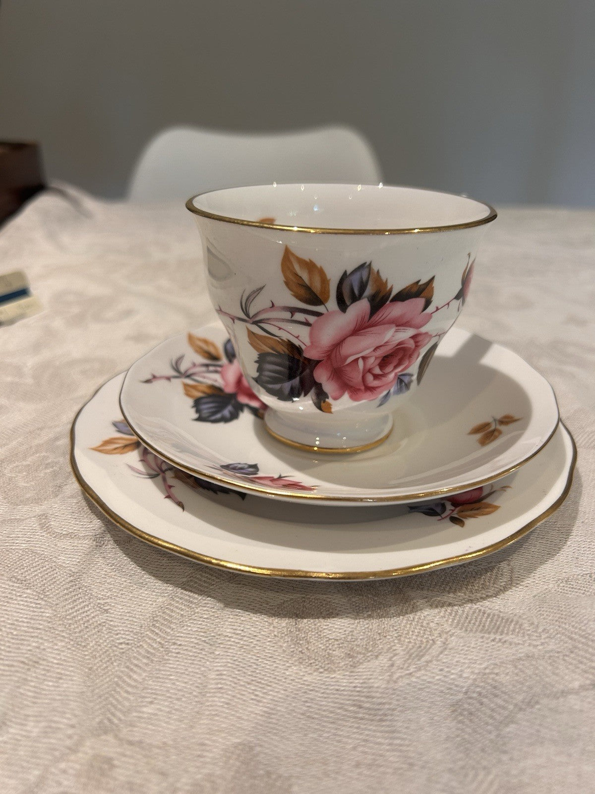 VINTAGE - TRIO BY ROYAL VALE, ENGLAND - CUP SAUCER & PLATE - BONE CHINA