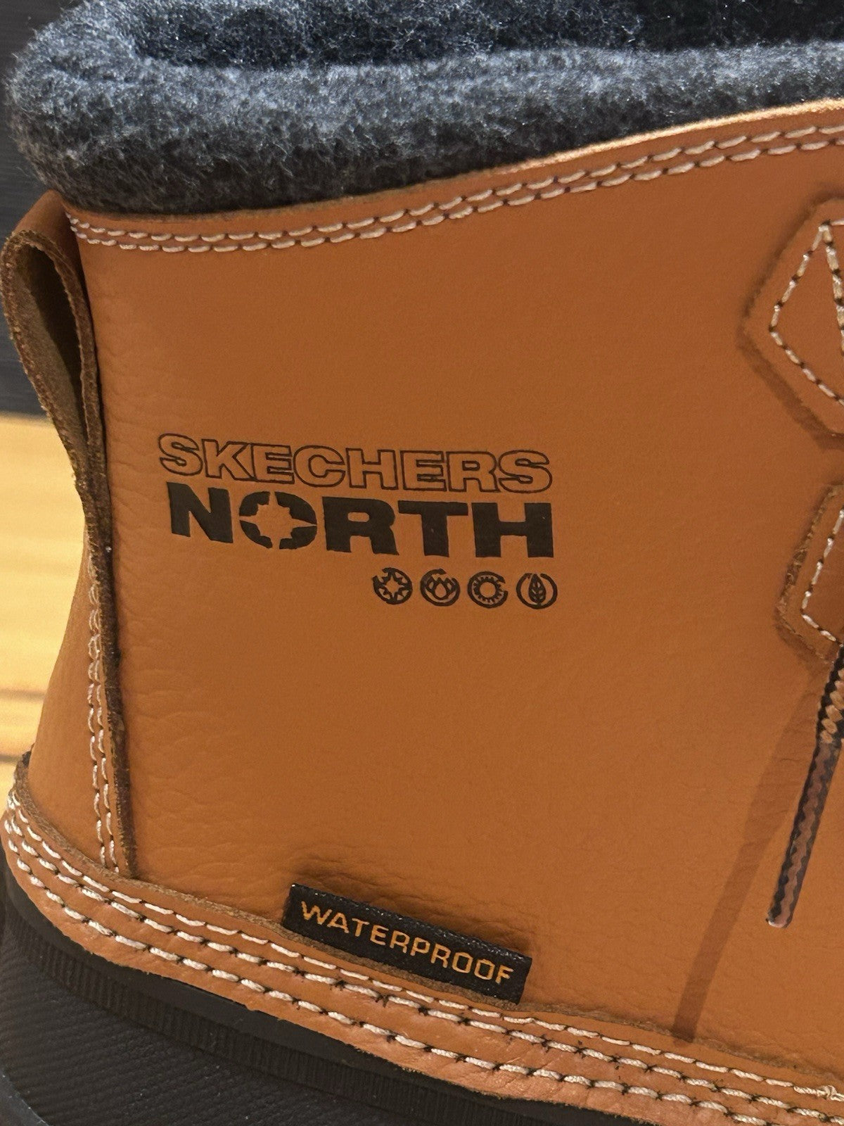 Skechers North Men’s Winter Boots US 8 Waterproof Thinsulate Faux Fur Lined