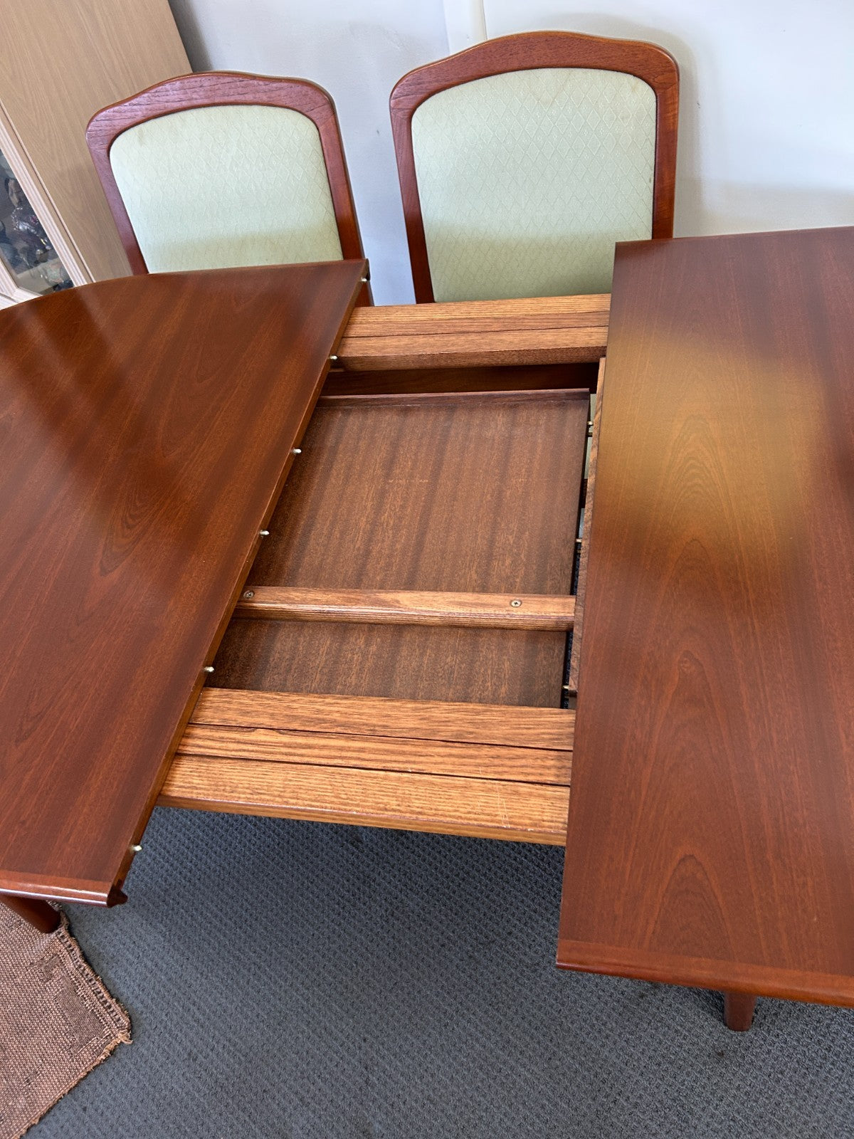 Noblett SA Mahogony Oval Extendable Dining Table  and 6 Chairs