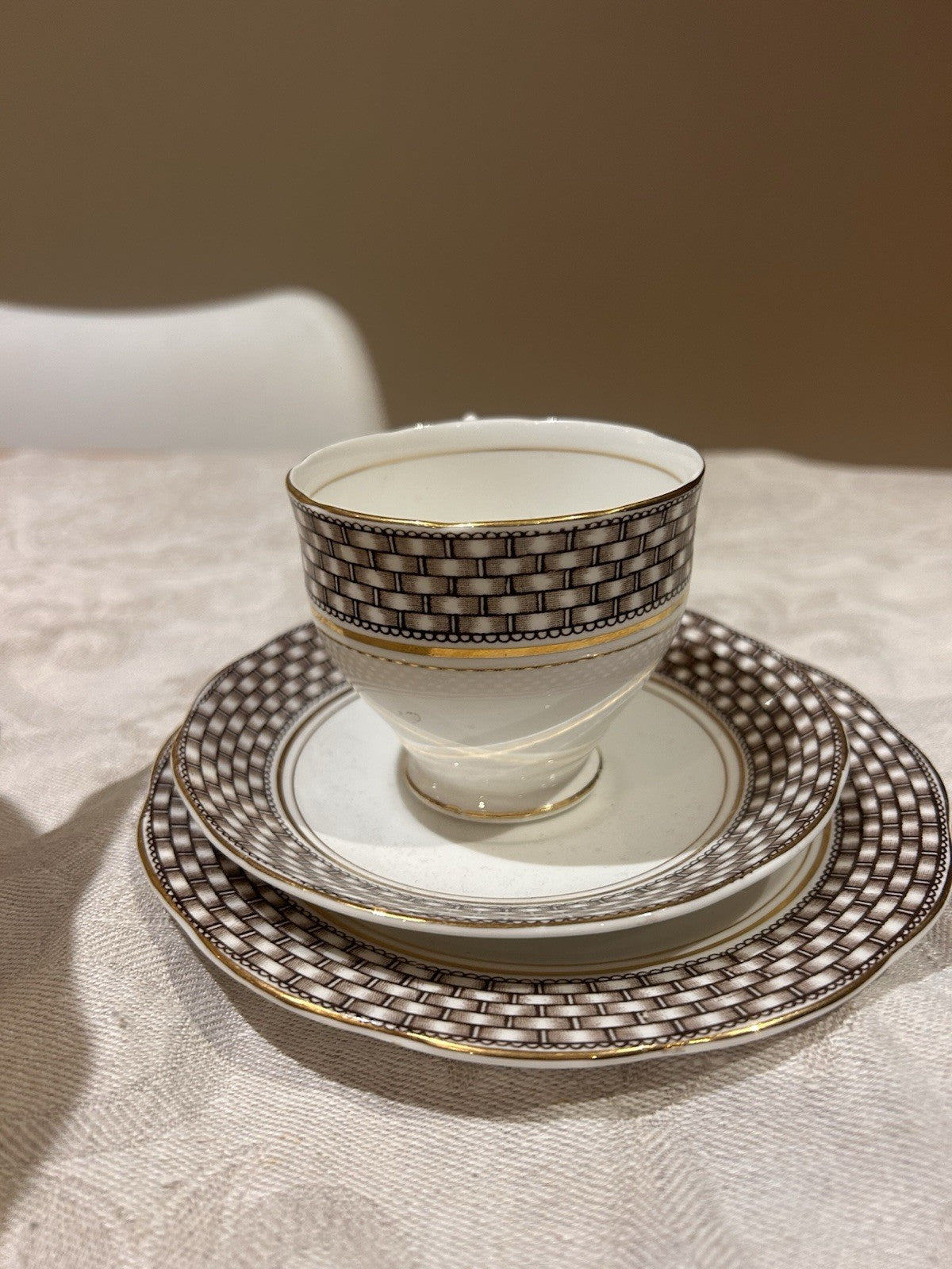 Salisbury Basket Fine Bone China Tea Set for Two – 2 Trios – England