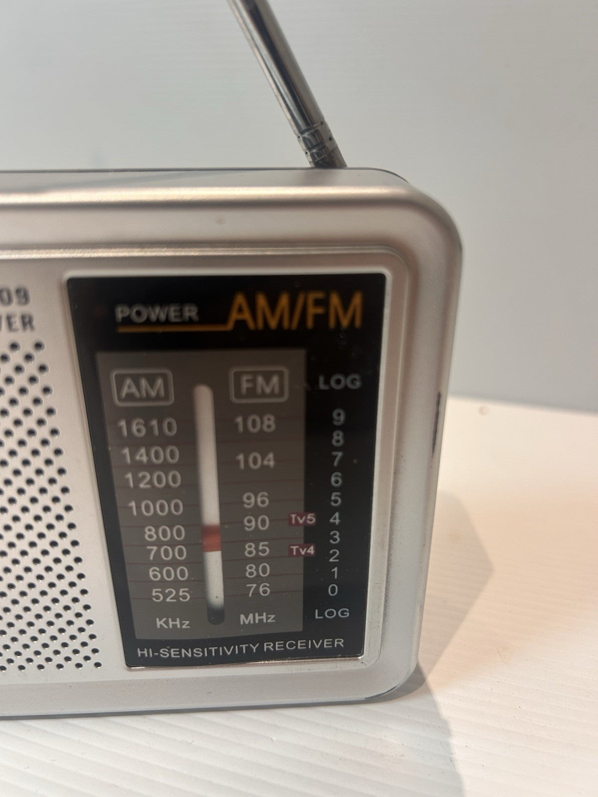 "AOGT" AM FM Radio - Brand new never used, still in original box and bubble wrap