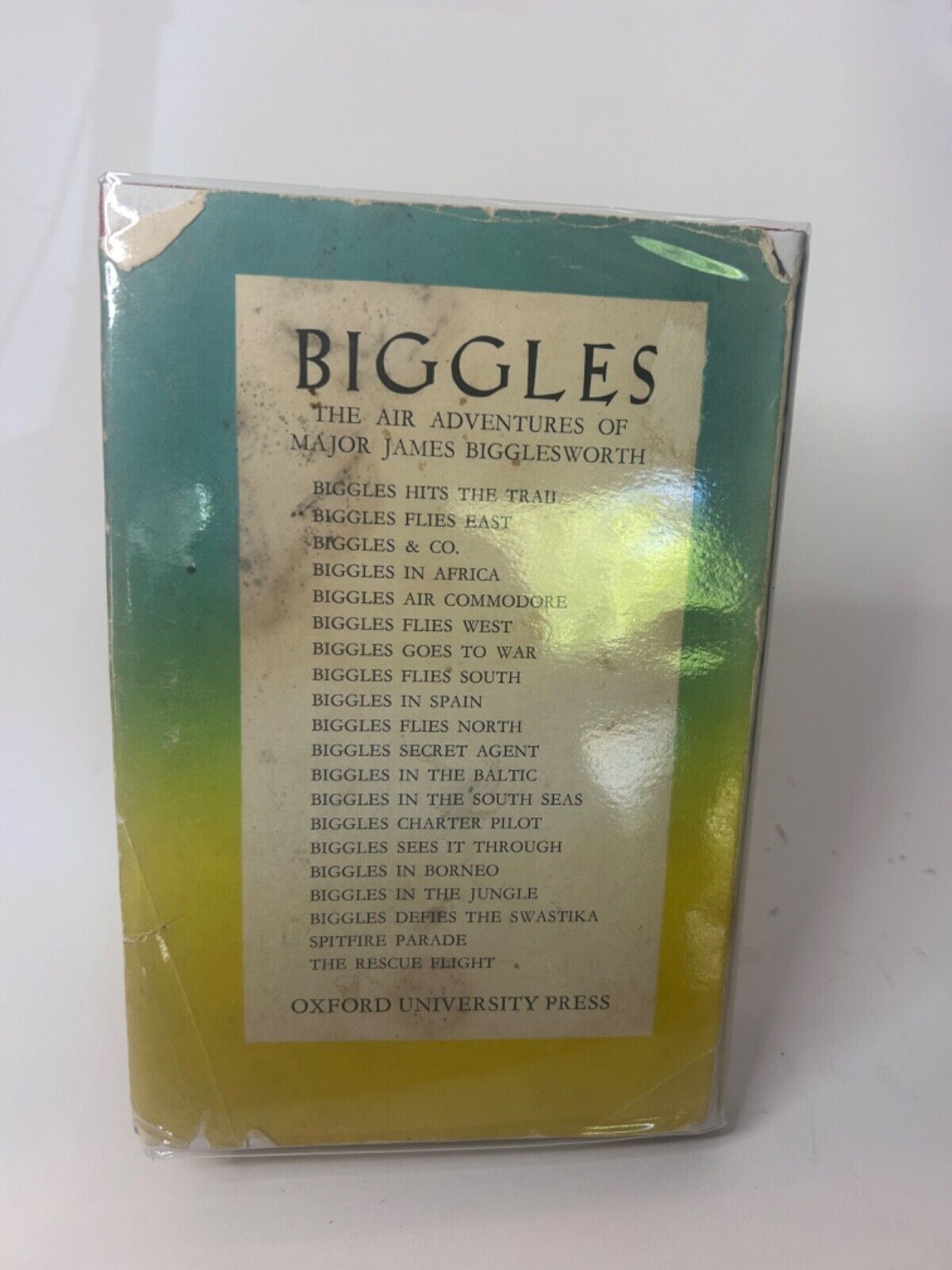 BIGGLES IN AFRICA BY CAPTAIN W.E.JOHNS. 1946 HARDBACK DUST JACKET COLLECTABLE