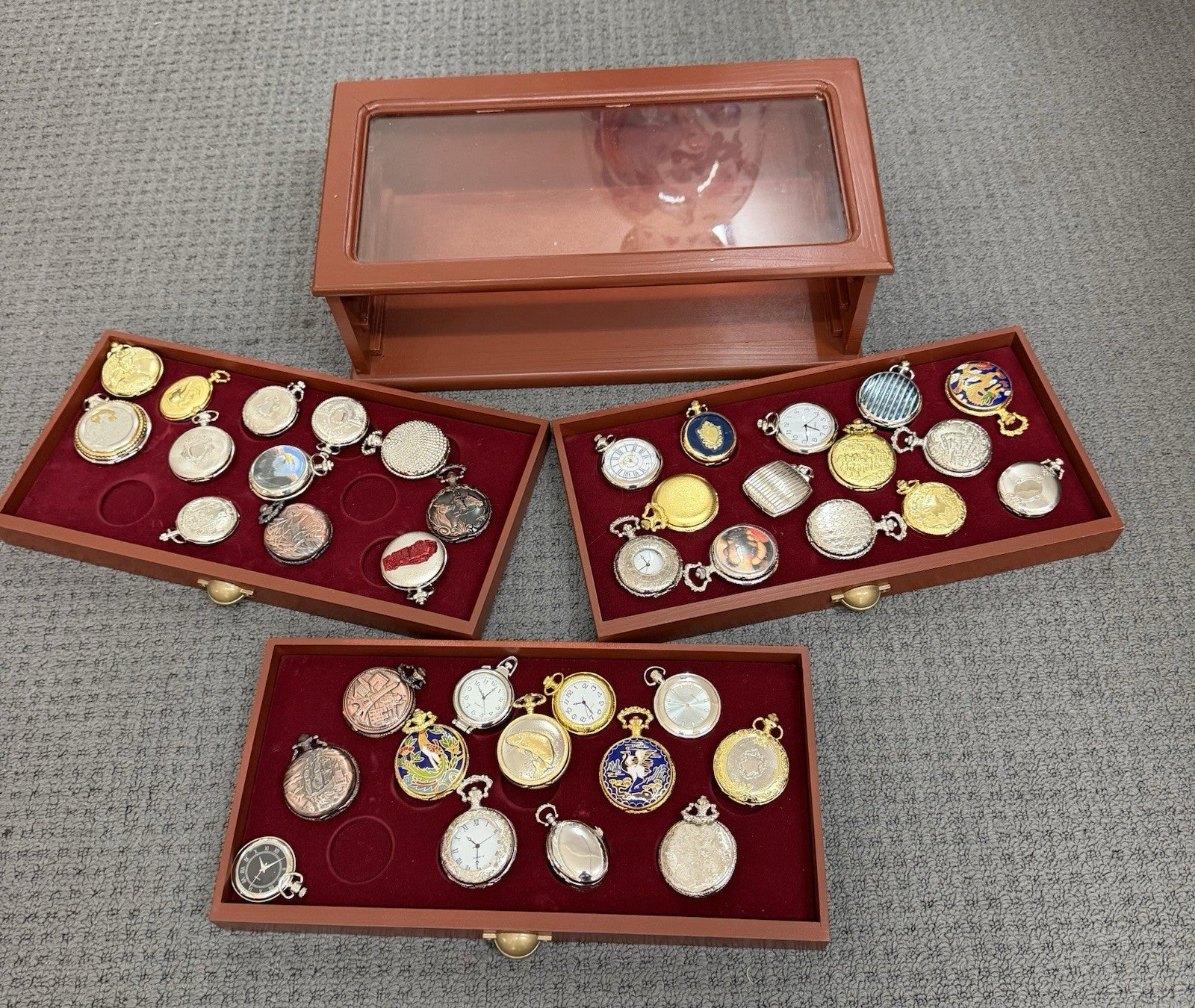 Hachette Pocket Watch Collection 39 Watches Display Cabinet Book Set