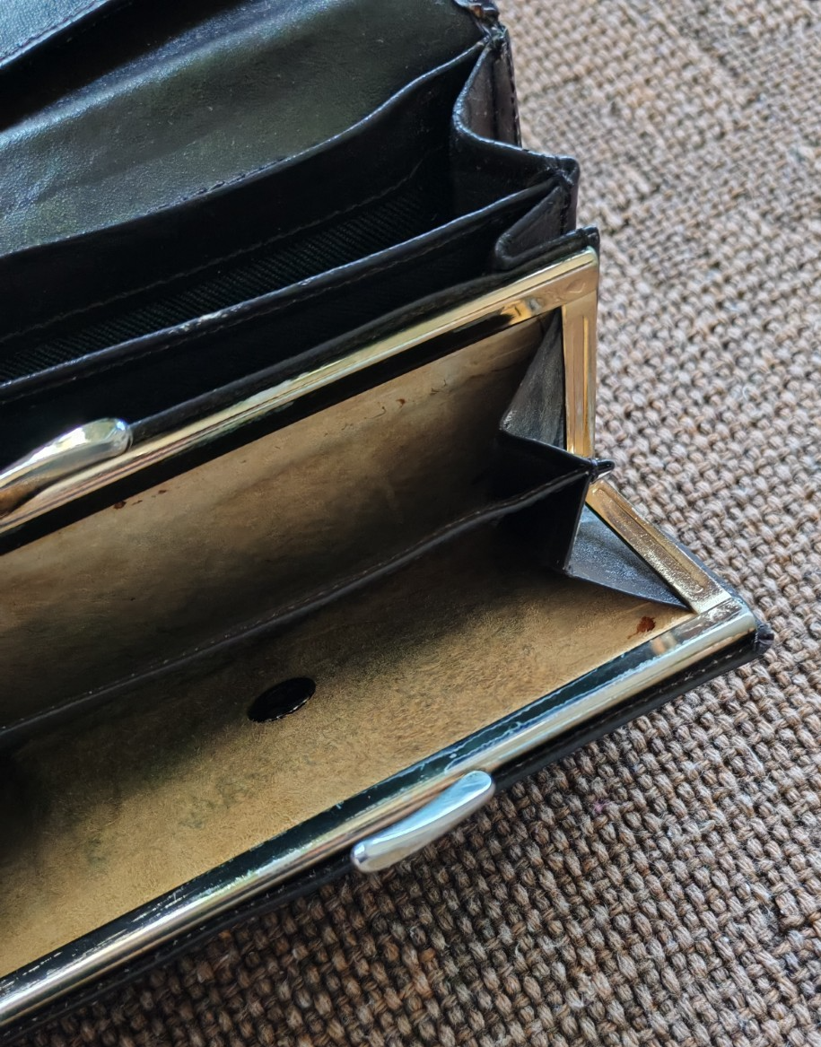 Vintage Churchill Black Leather Envelope Wallet with Kiss-Lock Coin Purse