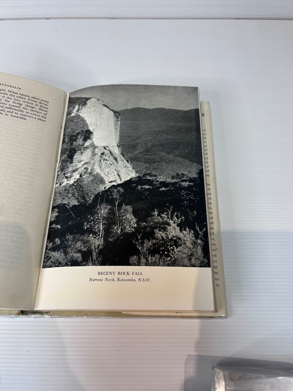 The Face of Australia Charles F Laseron 1954 HC DJ Angus & Robertson 2nd Ed