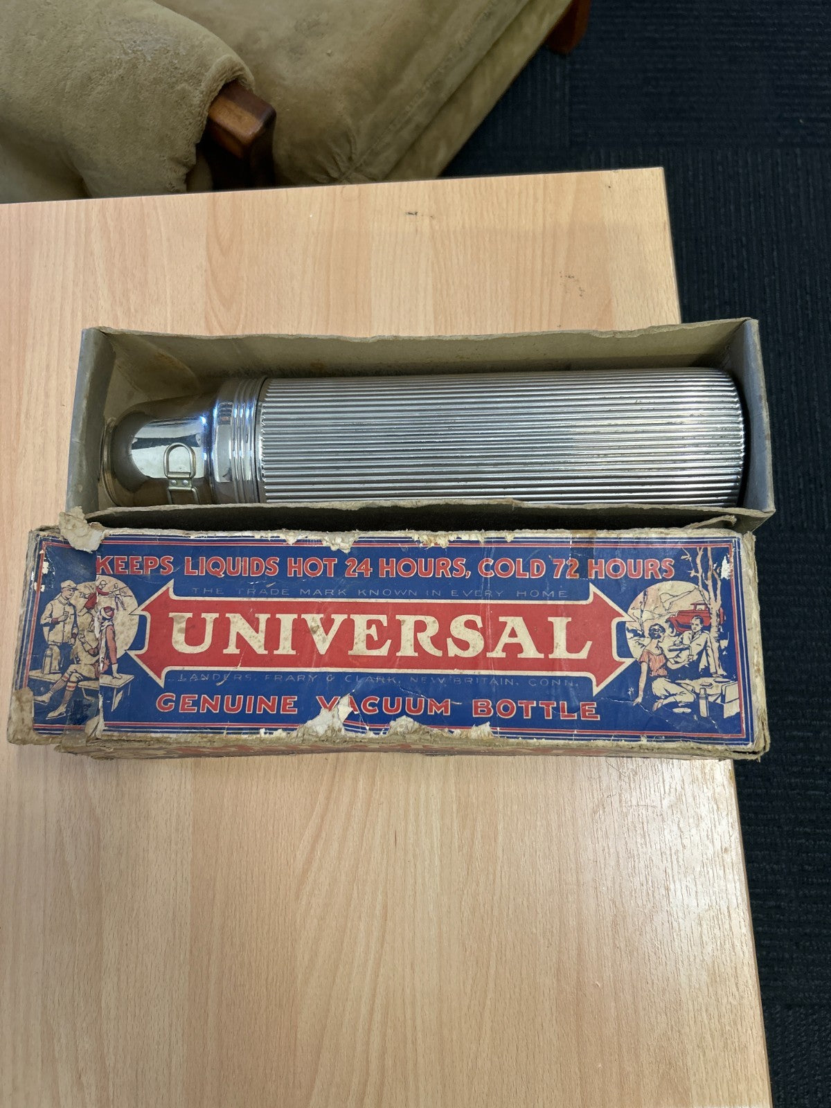 Vintage Universal Vacuum Bottle – Complete Boxed Set – c.1916–1920s – 1 Quart