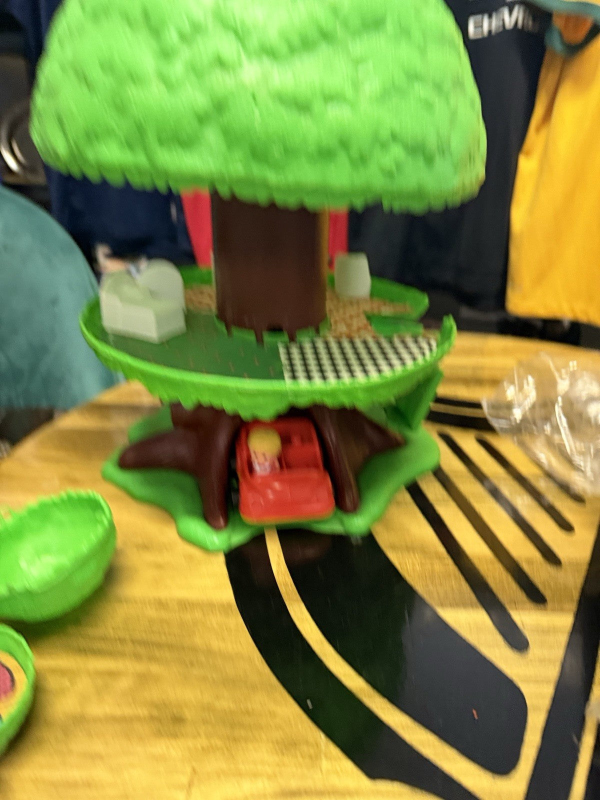 Vintage Kenner? Tree House Playset Car Figure Furniture Believed 1970s Toy
