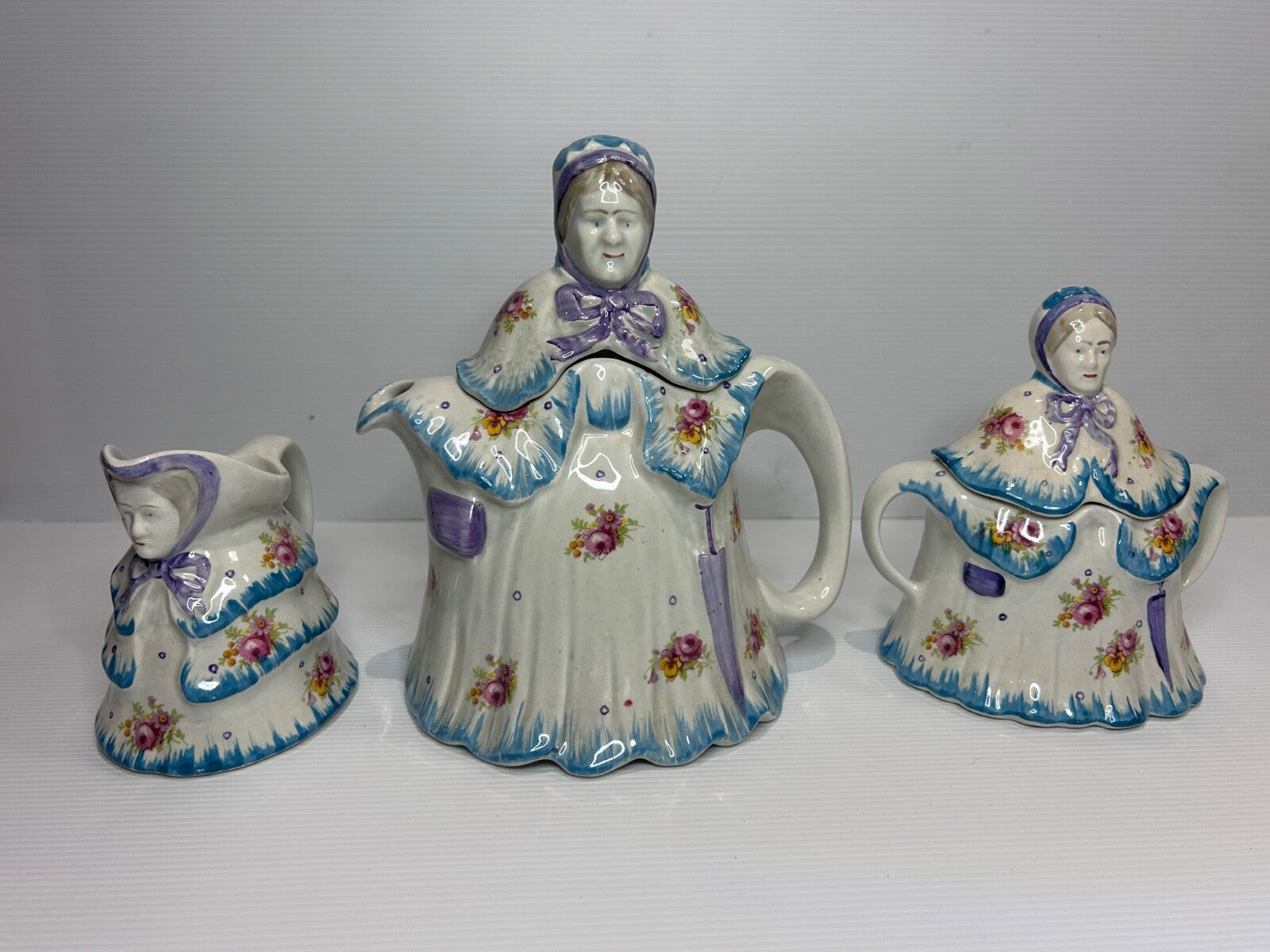 Vintage 1930s “Little Old Lady” Teapot Trio Set – Made in England – Handpainted
