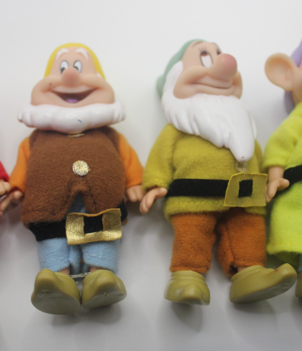 Disney Seven Dwarfs Complete Set Simba Vintage Plush and Vinyl Figures 12cm