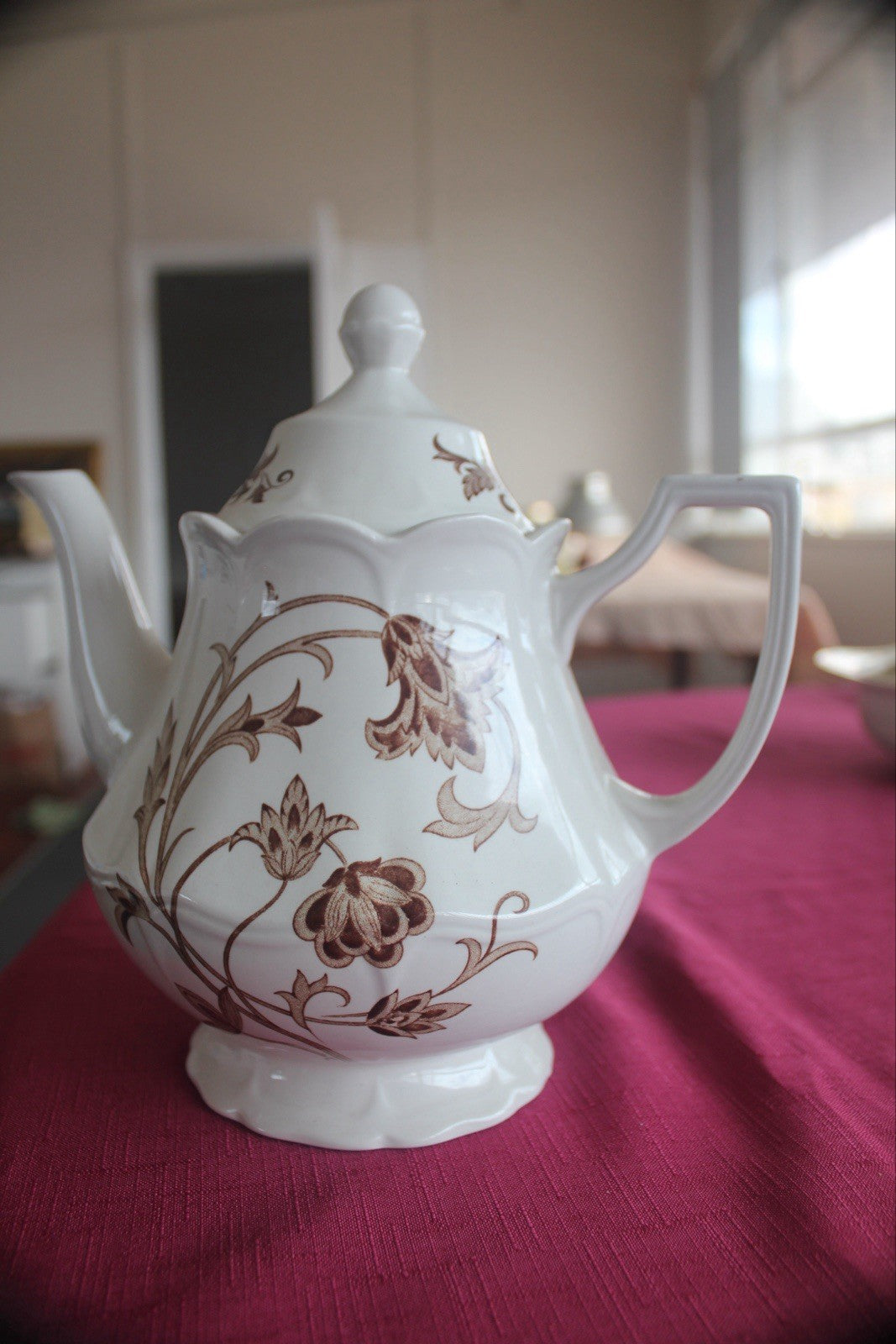 Vintage Large Royal Staffordshire Windsong Ironstone By J&G Meakin Teapot.Mint