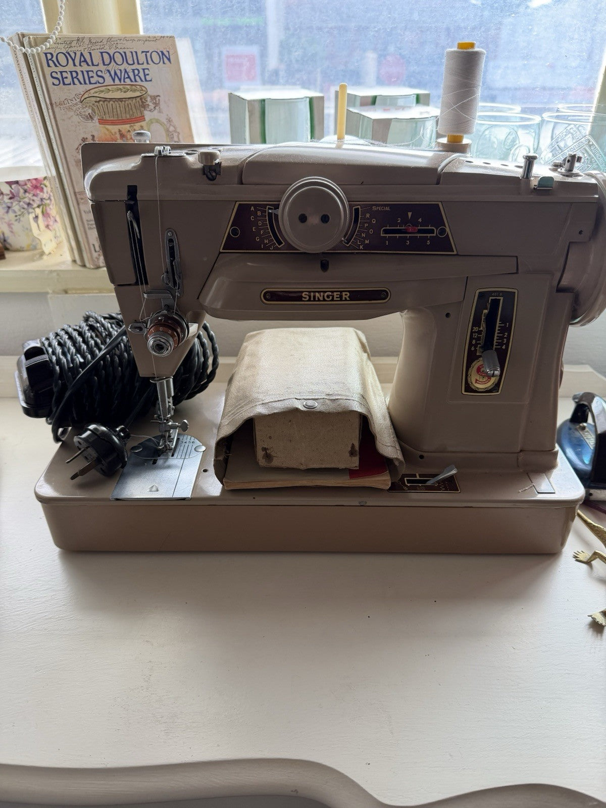 Singer 401G Slant-O-Matic Sewing Machine Germany – Complete with Accessories