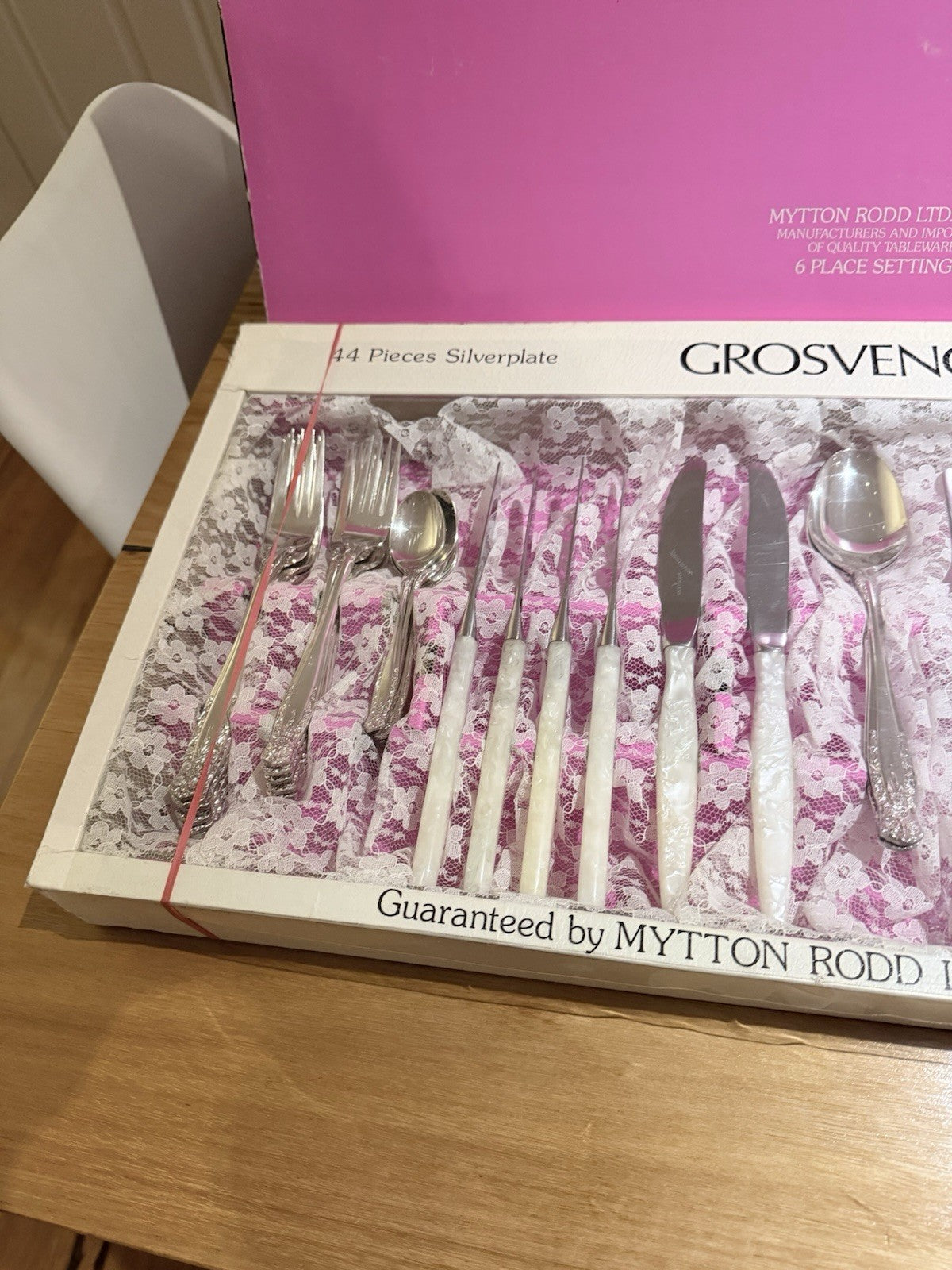 Grosvenor Laureate 44pc Silverplate Cutlery Set Boxed Pearlex AU