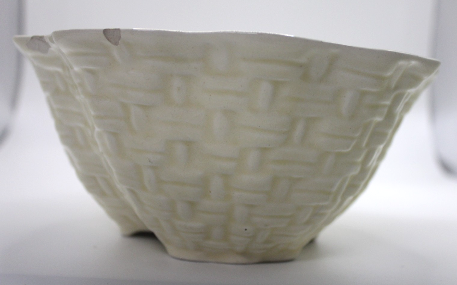 Lancaster & Sandland English Ware Basketweave Bowl c.1940s
