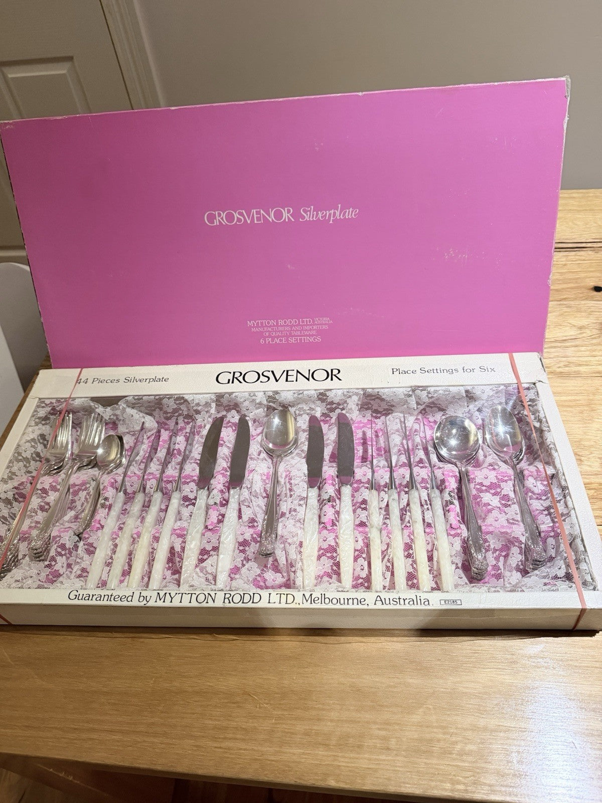 Grosvenor Laureate 44pc Silverplate Cutlery Set Boxed Pearlex AU