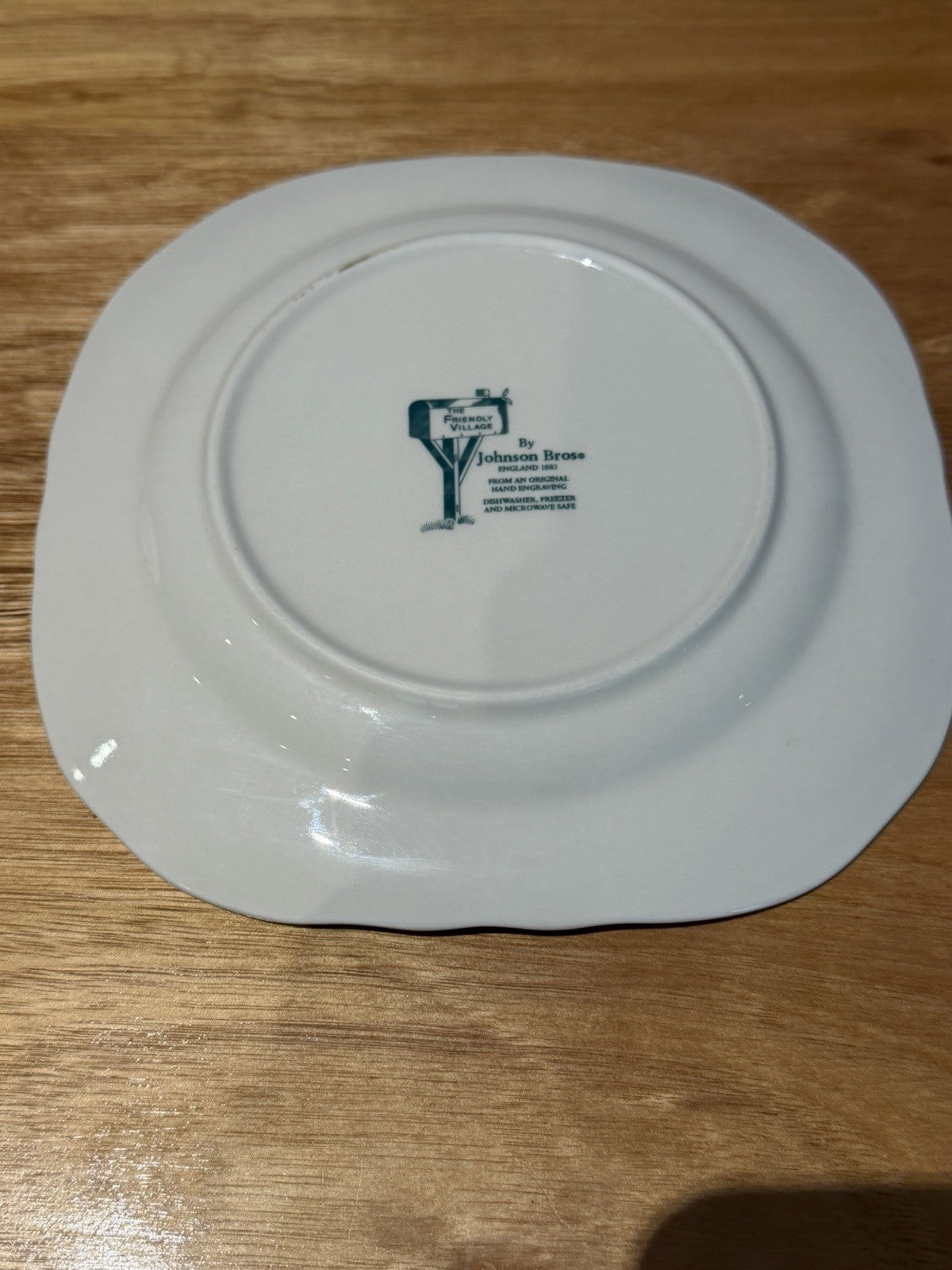 Johnson Bros Friendly Village Christmas Tree Square Plate England 19cm