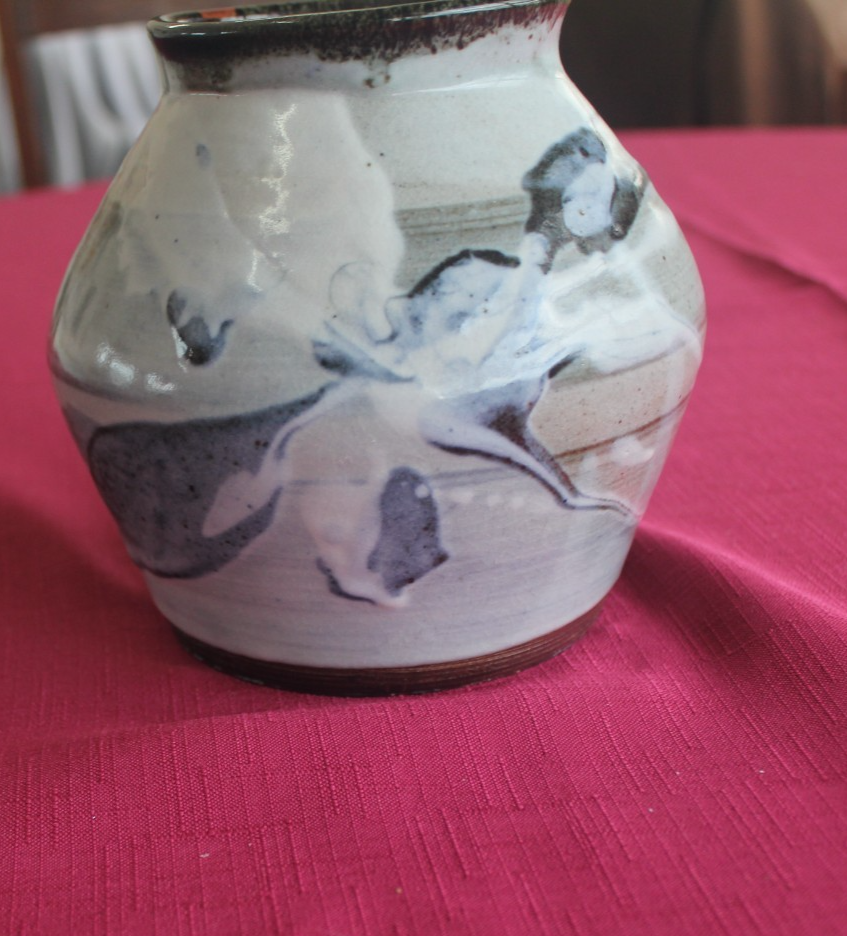 Vintage Hand-Thrown Studio Pottery Vase – Signed “Haulyn”