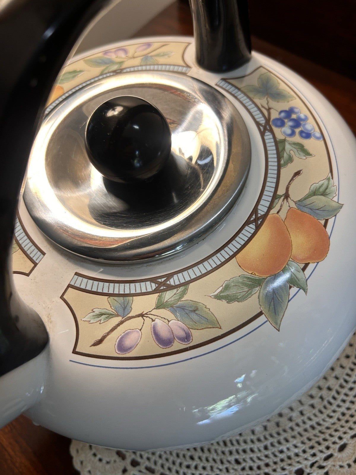 Vintage MIKASA Garden Harvest 2.5qt Whistling Tea Kettle Pot Stovetop Enamelware