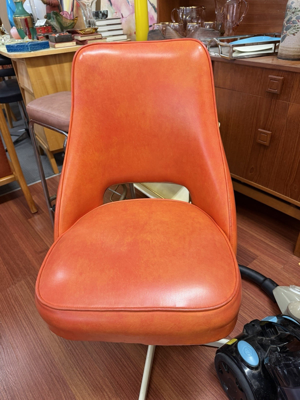 1970s Dimensional Plastics Glamourama Resin Dining Table 4 Swivel Chairs