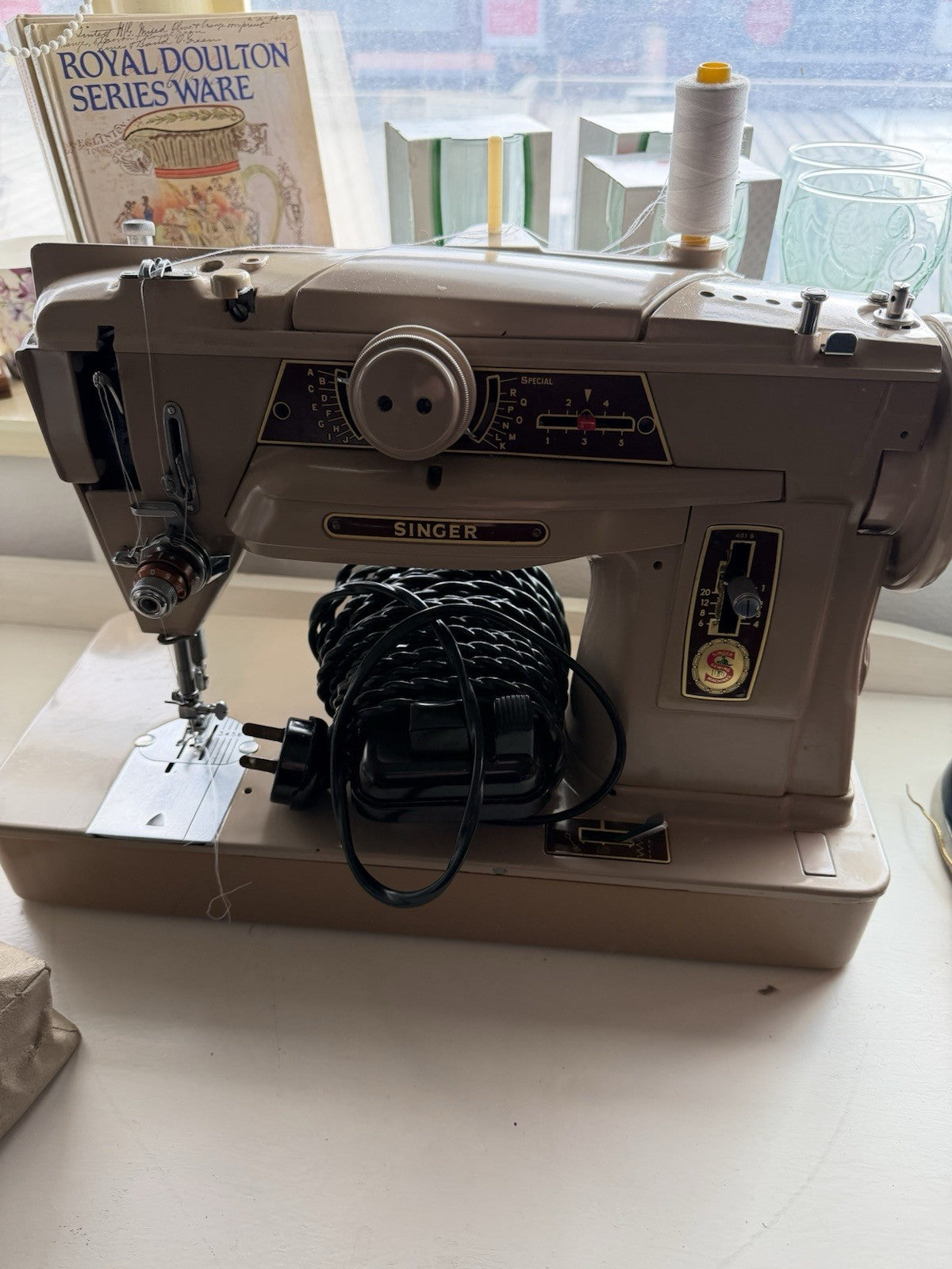 Singer 401G Slant-O-Matic Sewing Machine Germany – Complete with Accessories