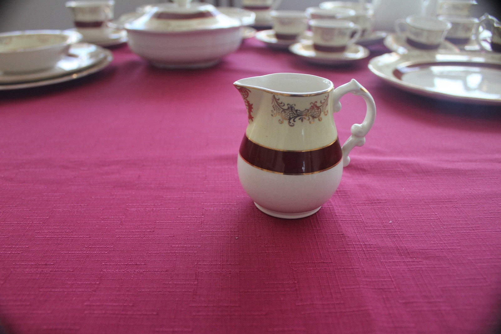 Midwinter Porcelain Burgundy & Gilt Dinner Tea Set for  6 England Vintage
