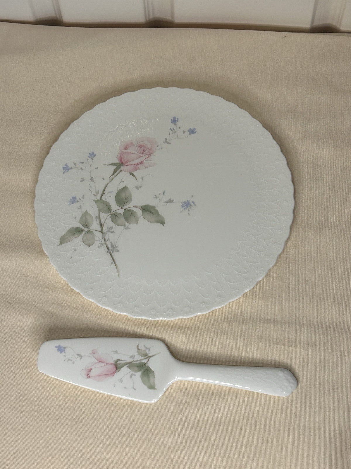 Mikasa Bone China April Rose Pattern Cake Plate and Server #B2053 Japan